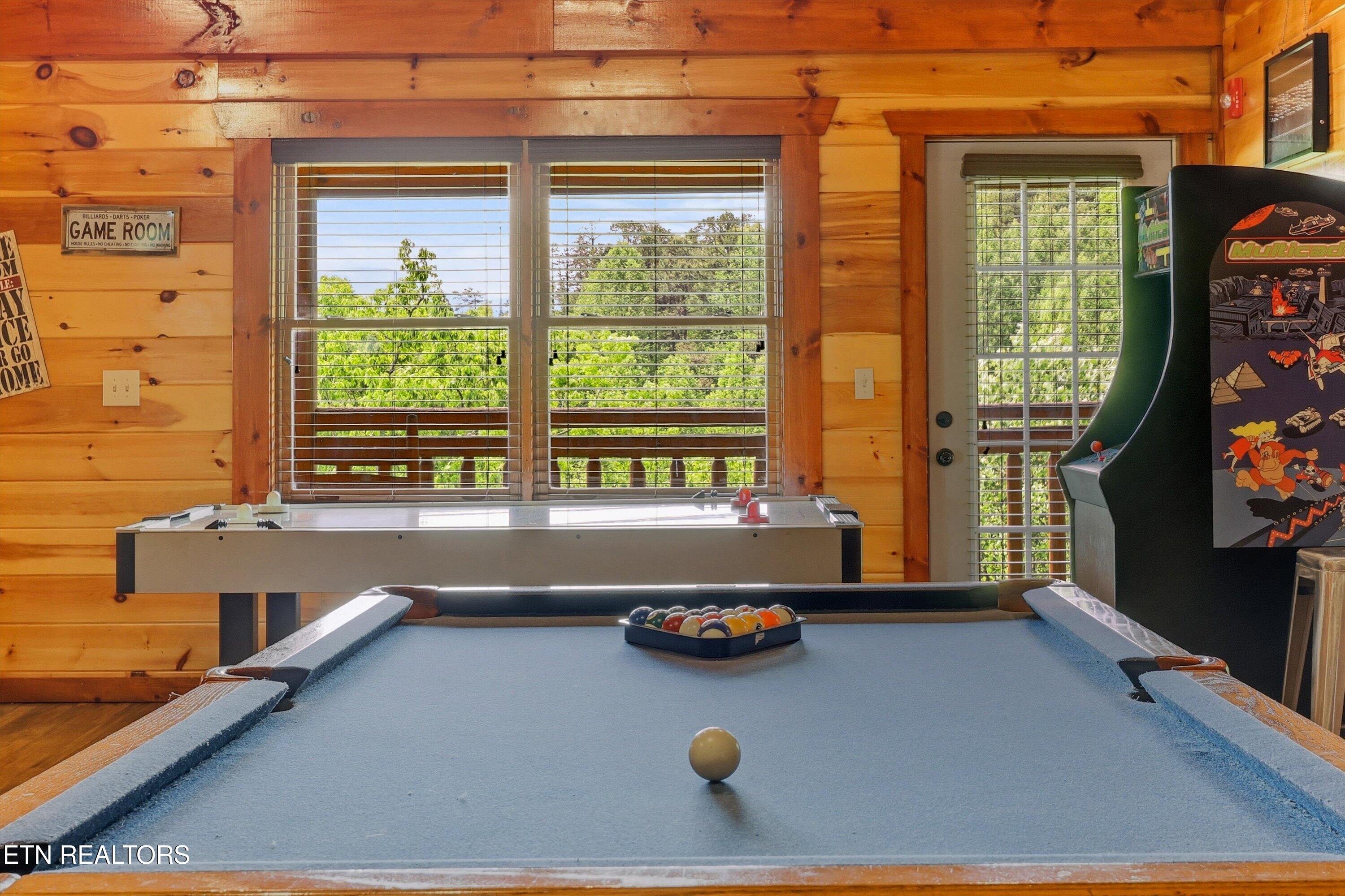 1935 Blackthorn Trail Sevierville TN 37876