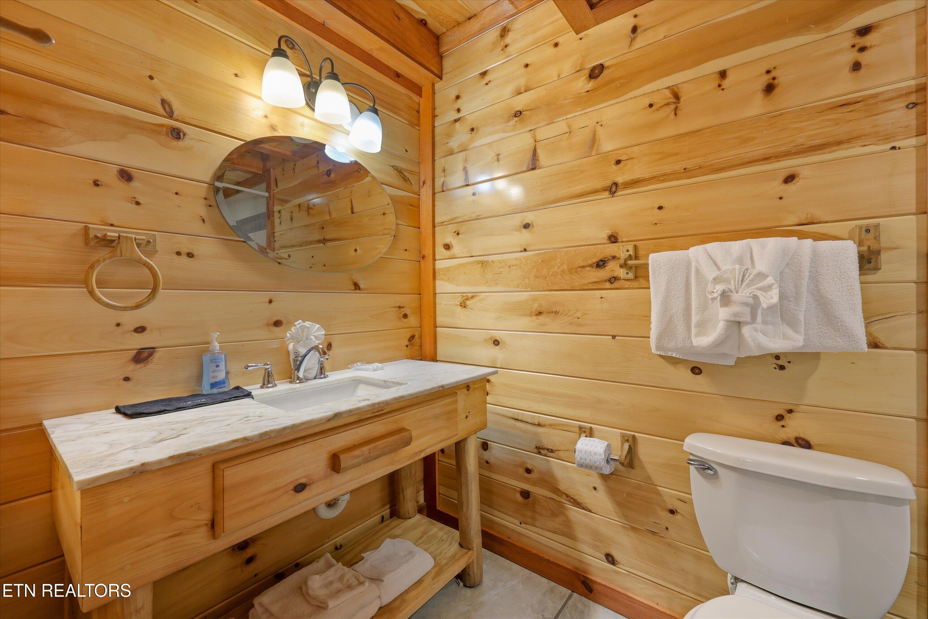 1935 Blackthorn Trail Sevierville TN 37876