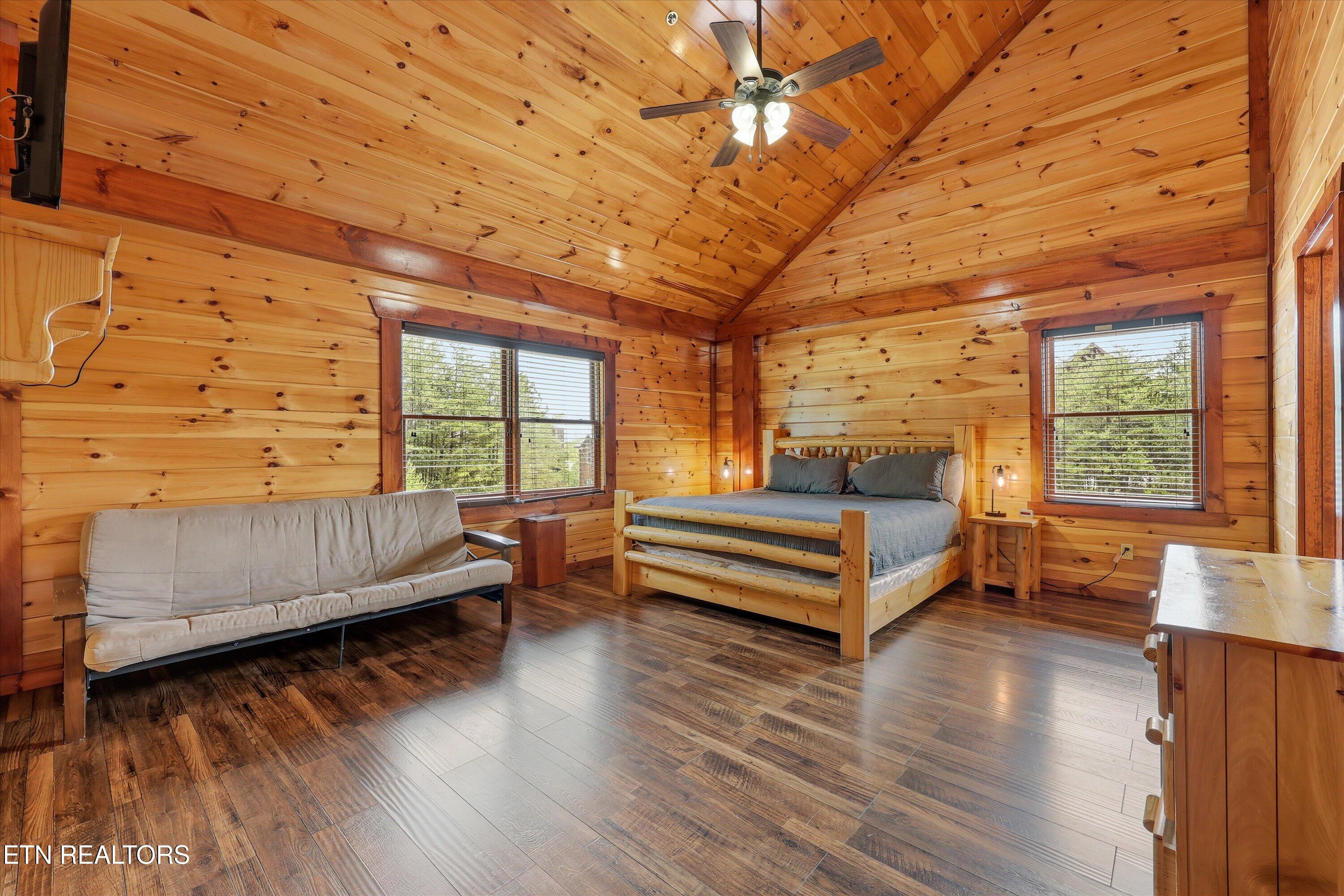1935 Blackthorn Trail Sevierville TN 37876