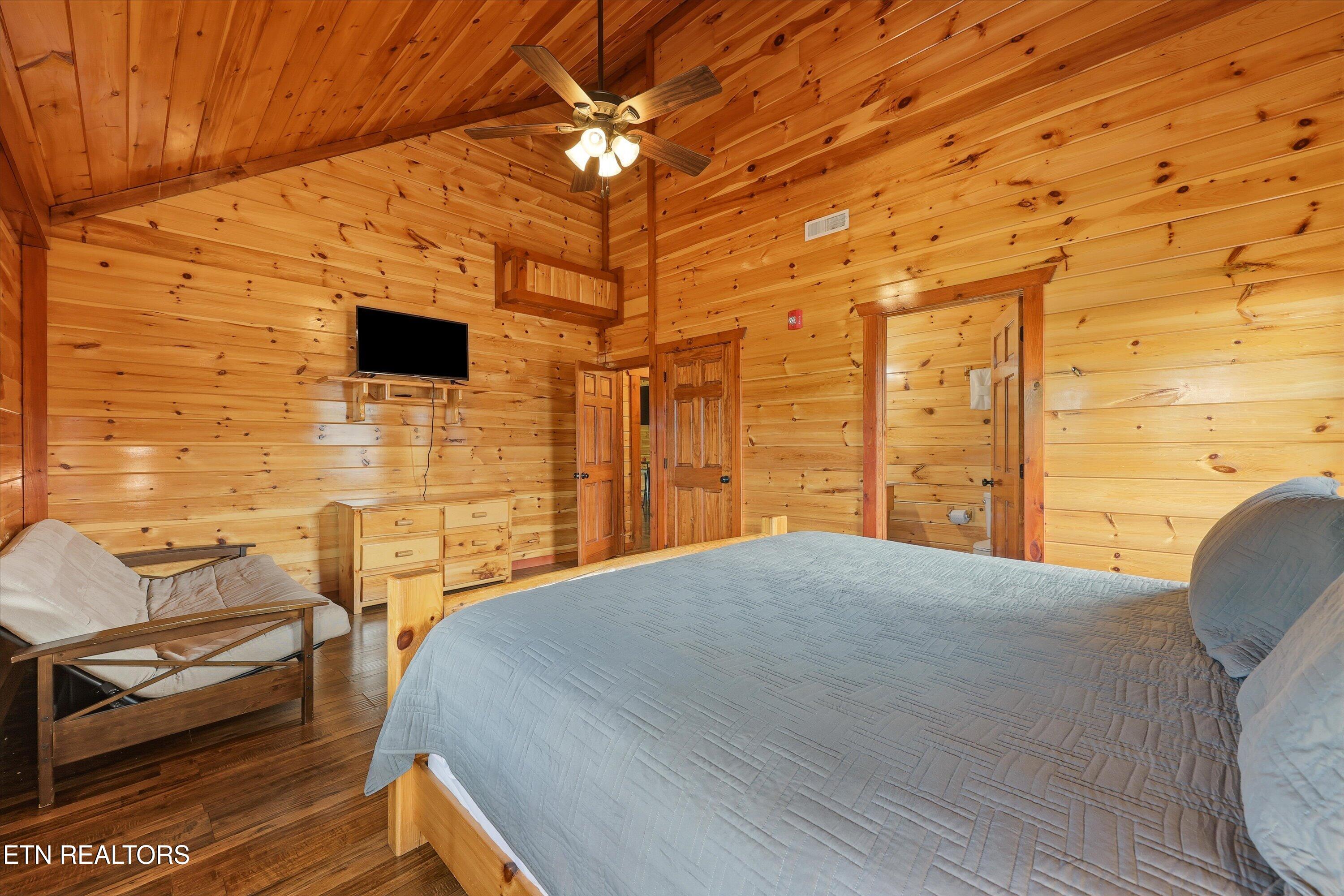 1935 Blackthorn Trail Sevierville TN 37876