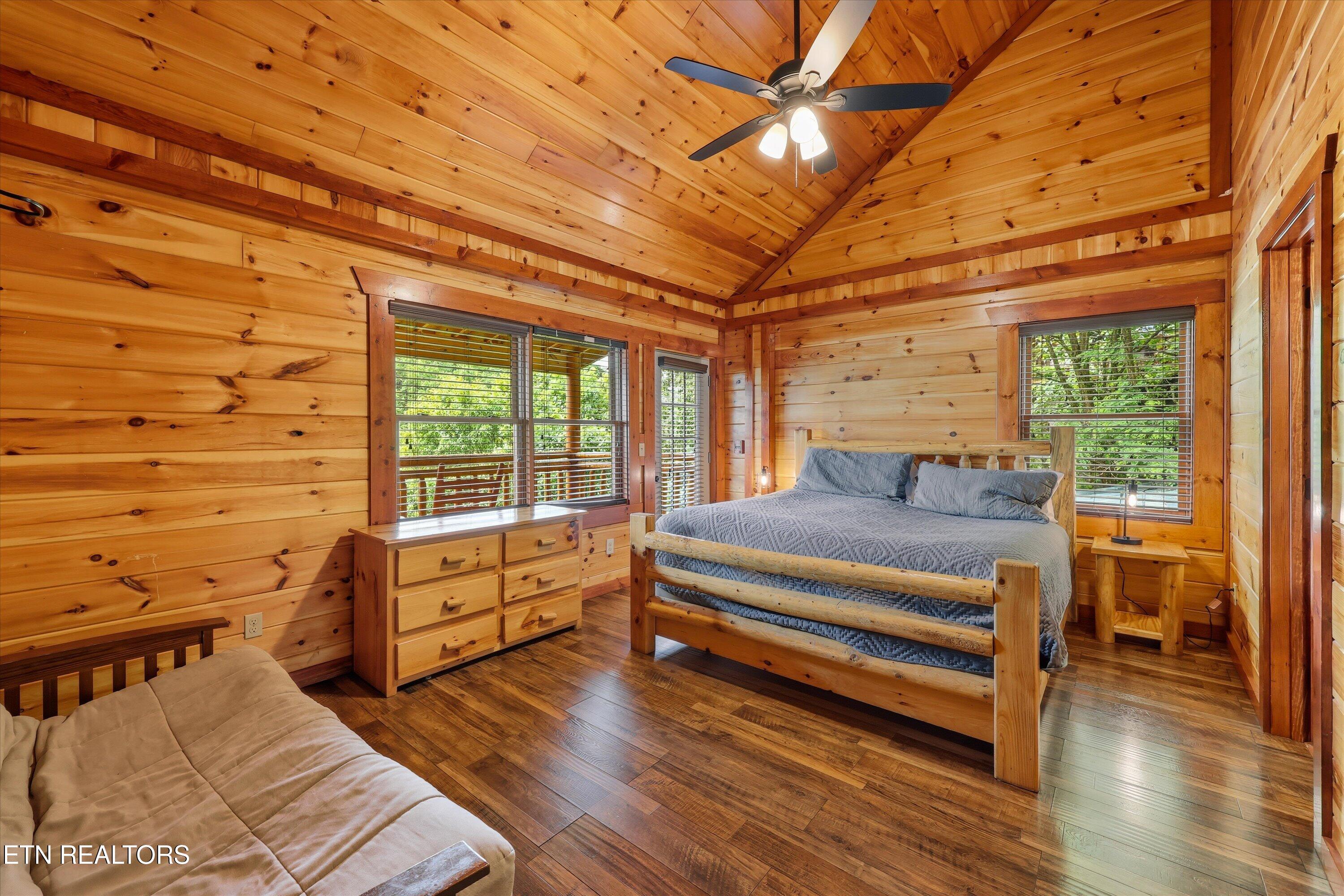 1935 Blackthorn Trail Sevierville TN 37876