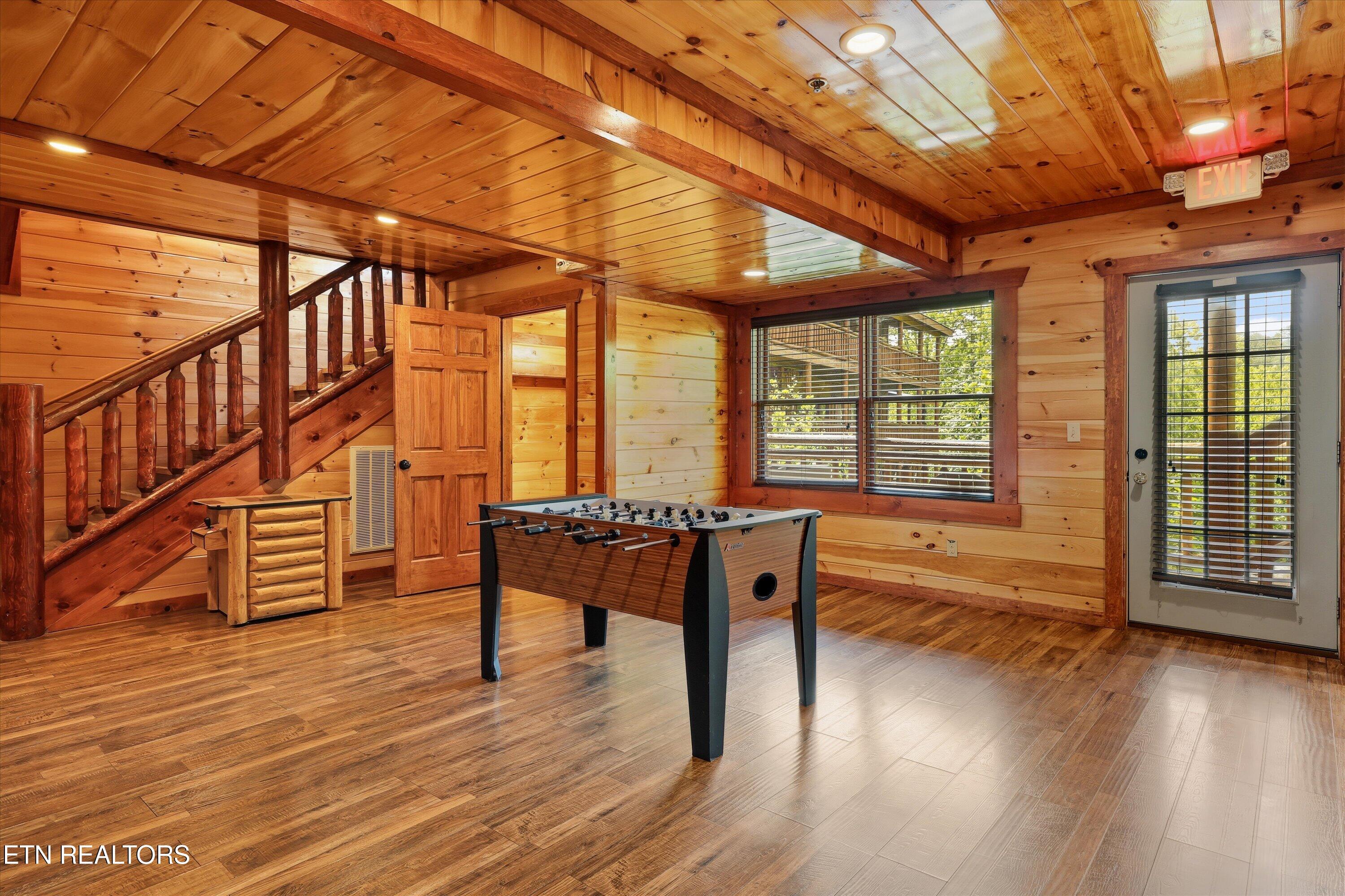 1935 Blackthorn Trail Sevierville TN 37876