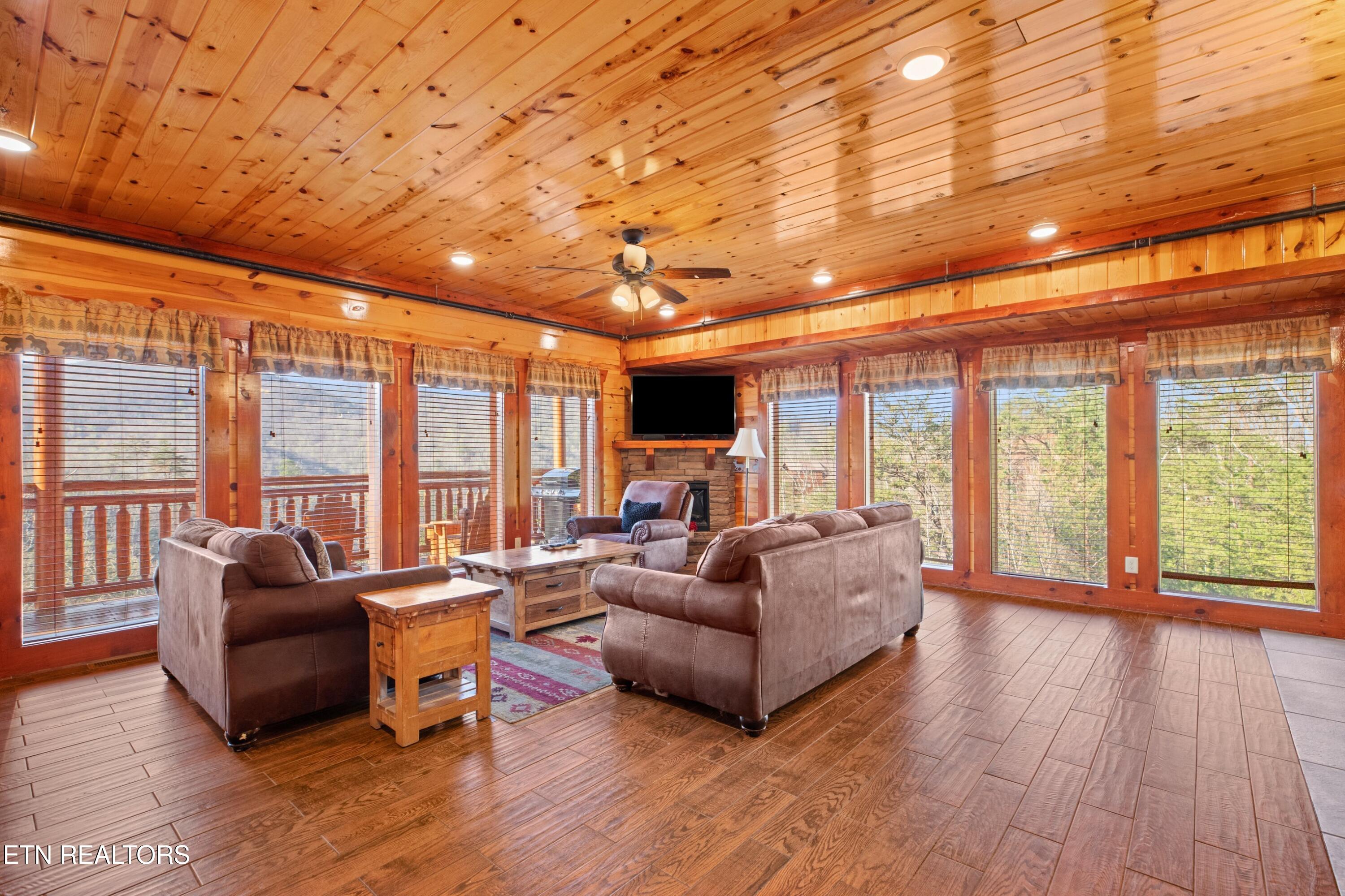1643 Barn Door Lane Sevierville TN 37862