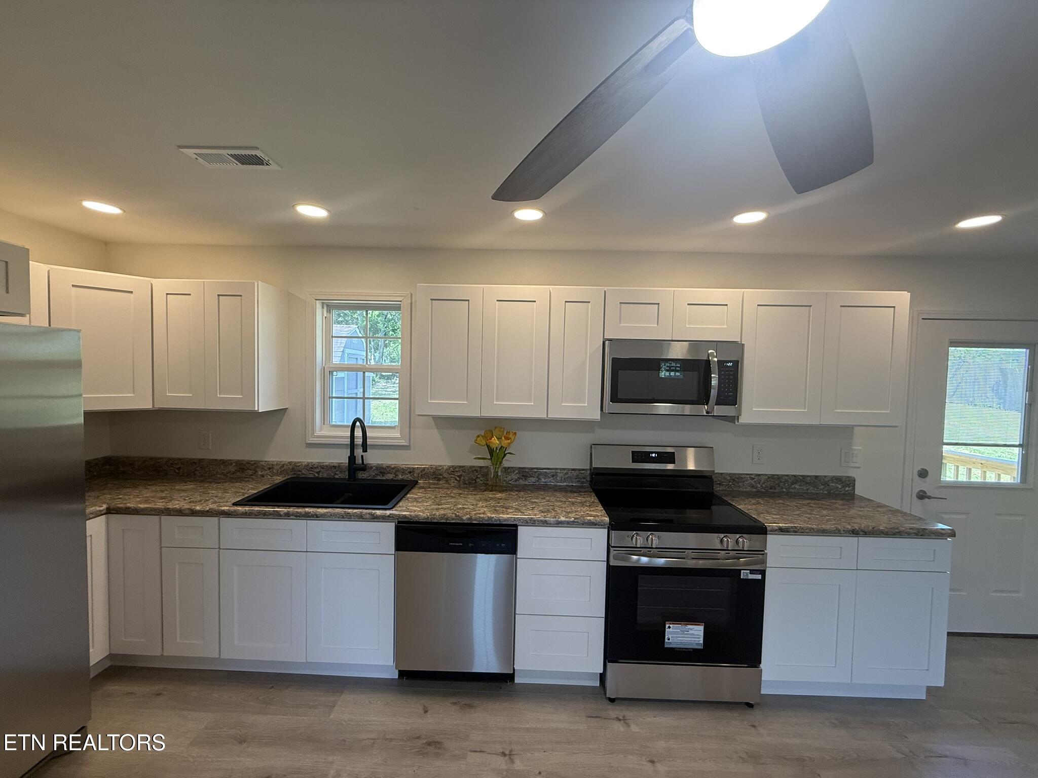 208 Greenwood Madisonville TN 37354
