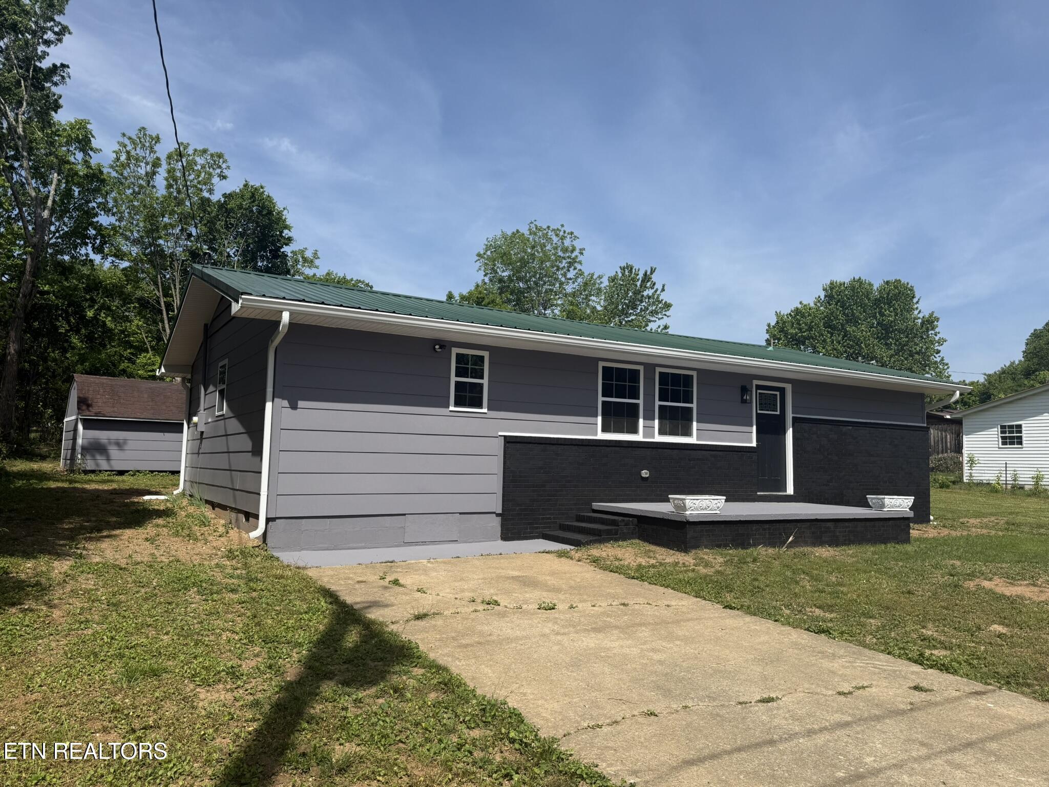 208 Greenwood Madisonville TN 37354