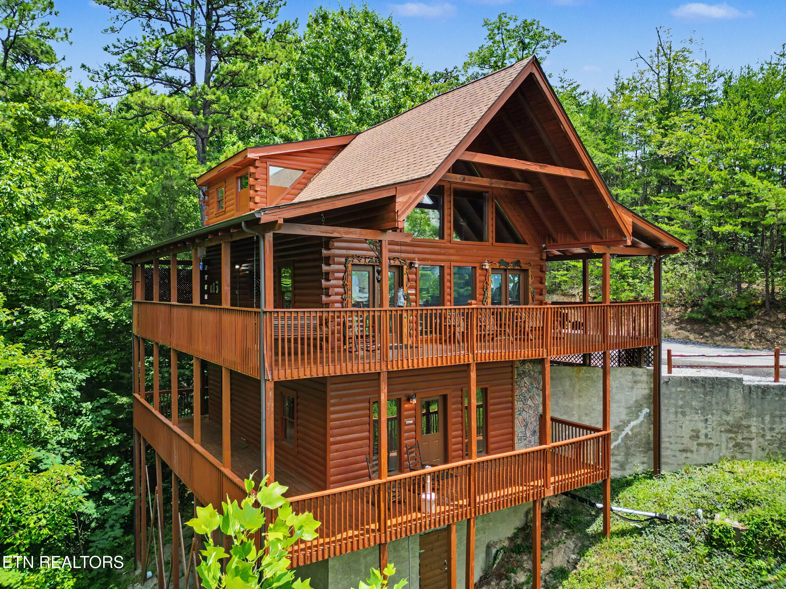 1944 E Mountain View Way Sevierville TN 37862