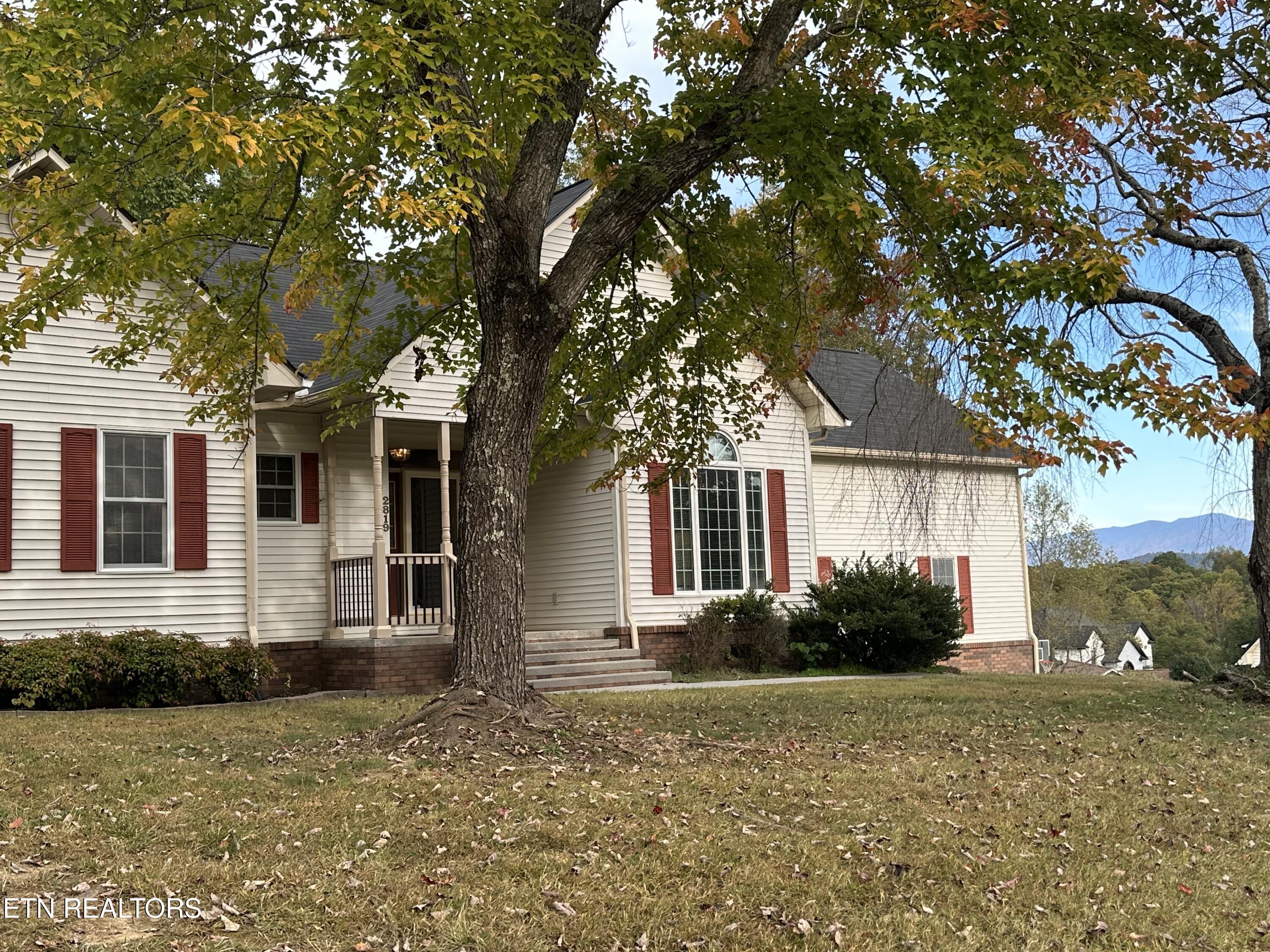 2819 Saint Charles Place Pigeon Forge TN 37863