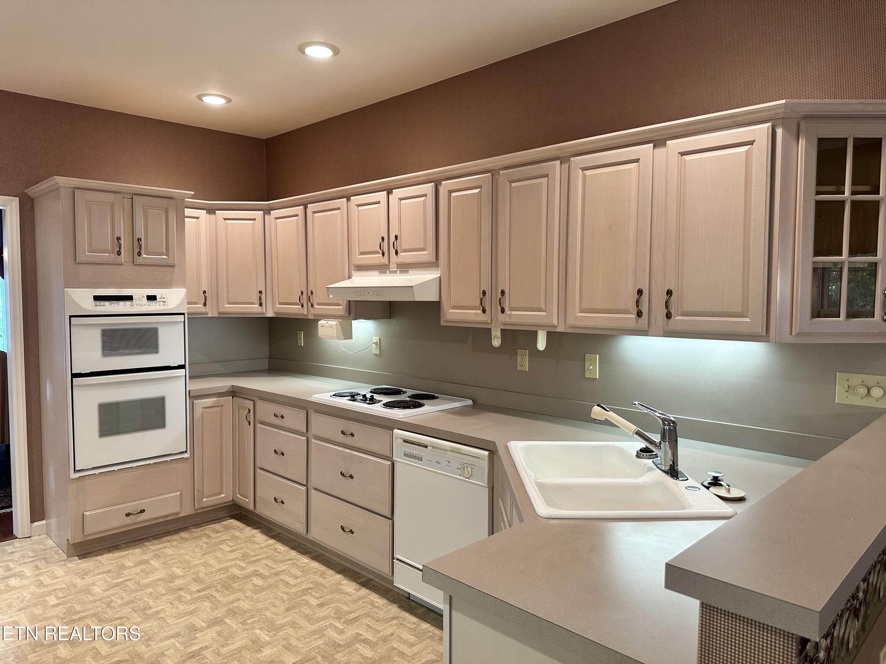 2819 Saint Charles Place Pigeon Forge TN 37863