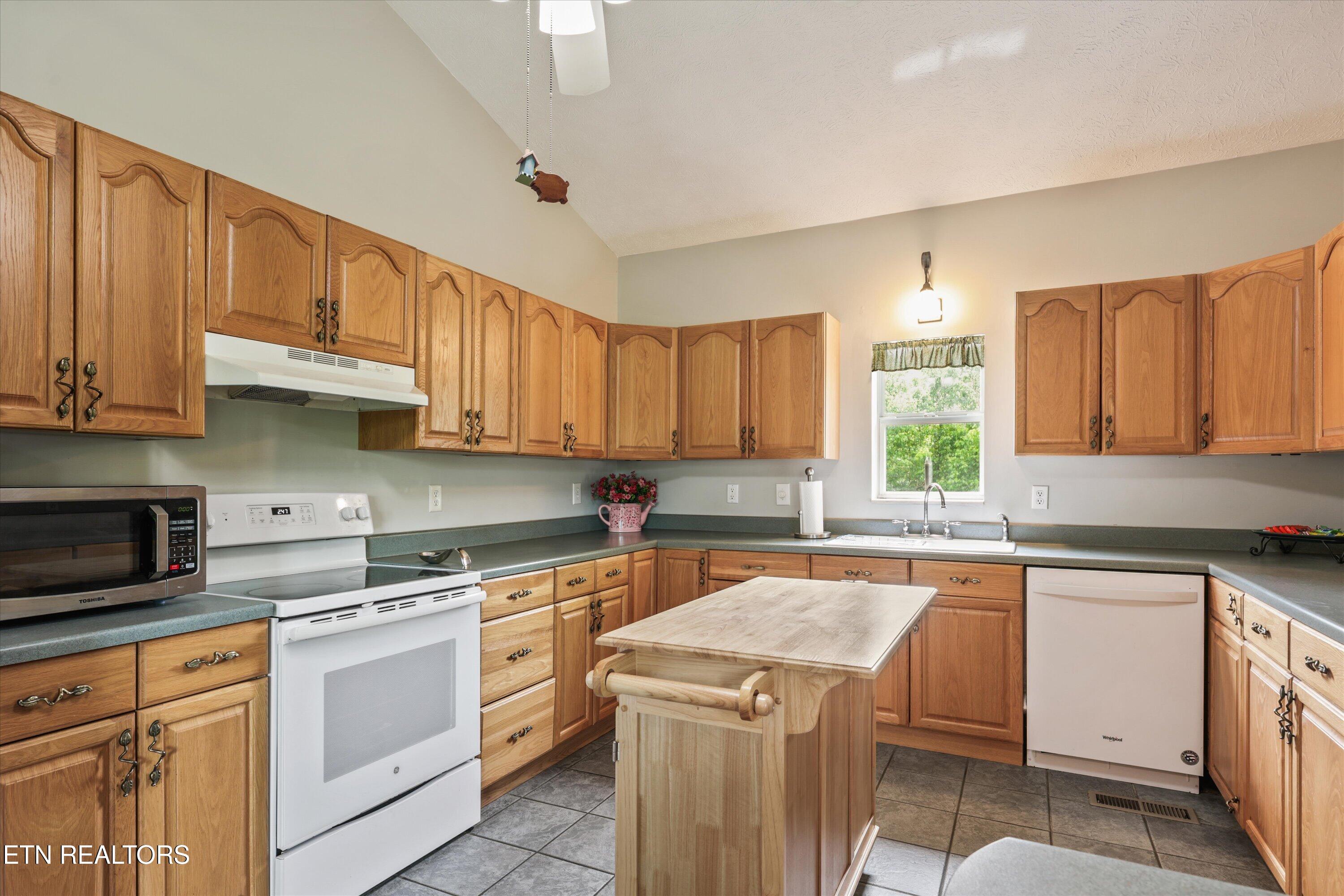 1500 Liberty Hill Drive Washburn TN 37888