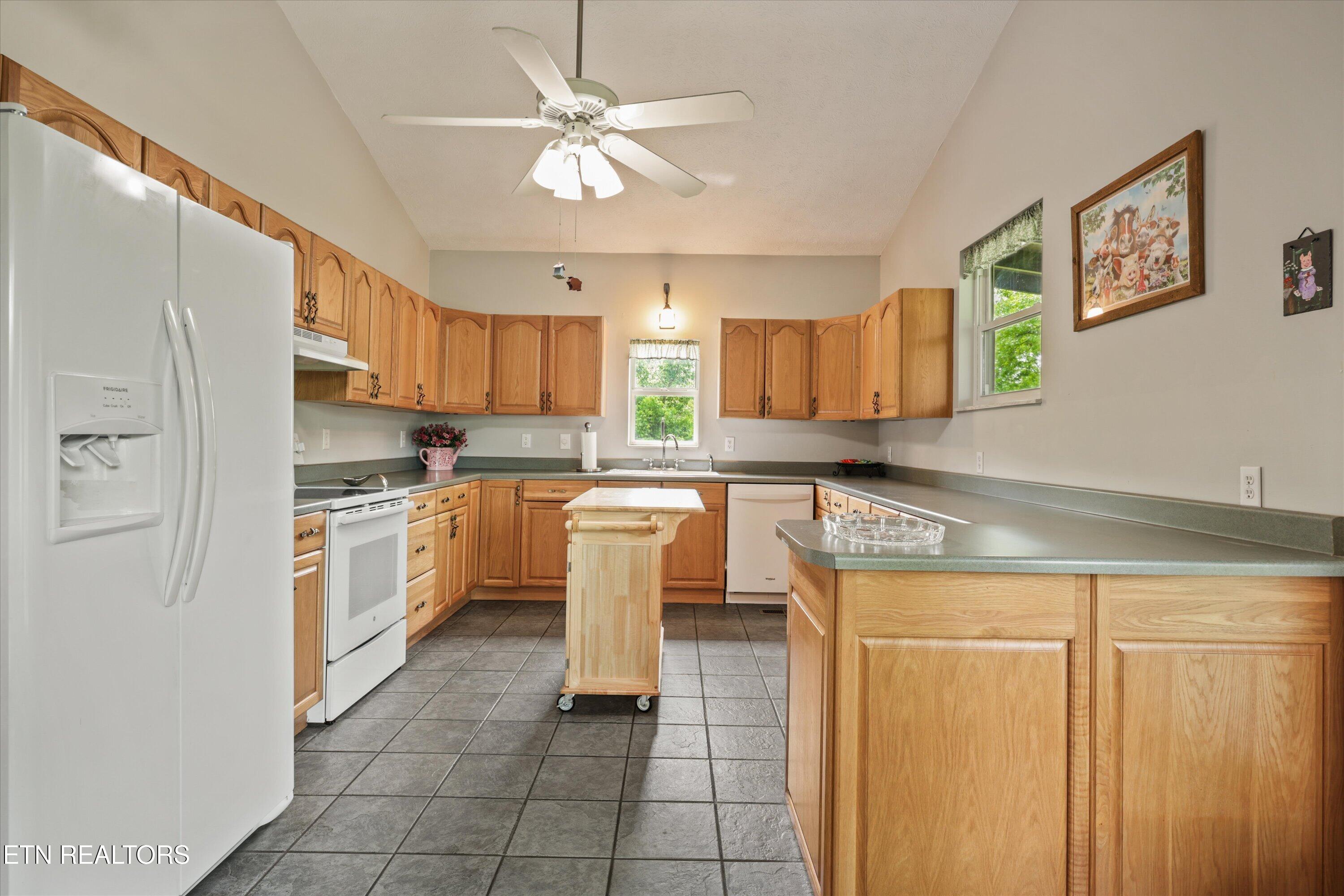 1500 Liberty Hill Drive Washburn TN 37888