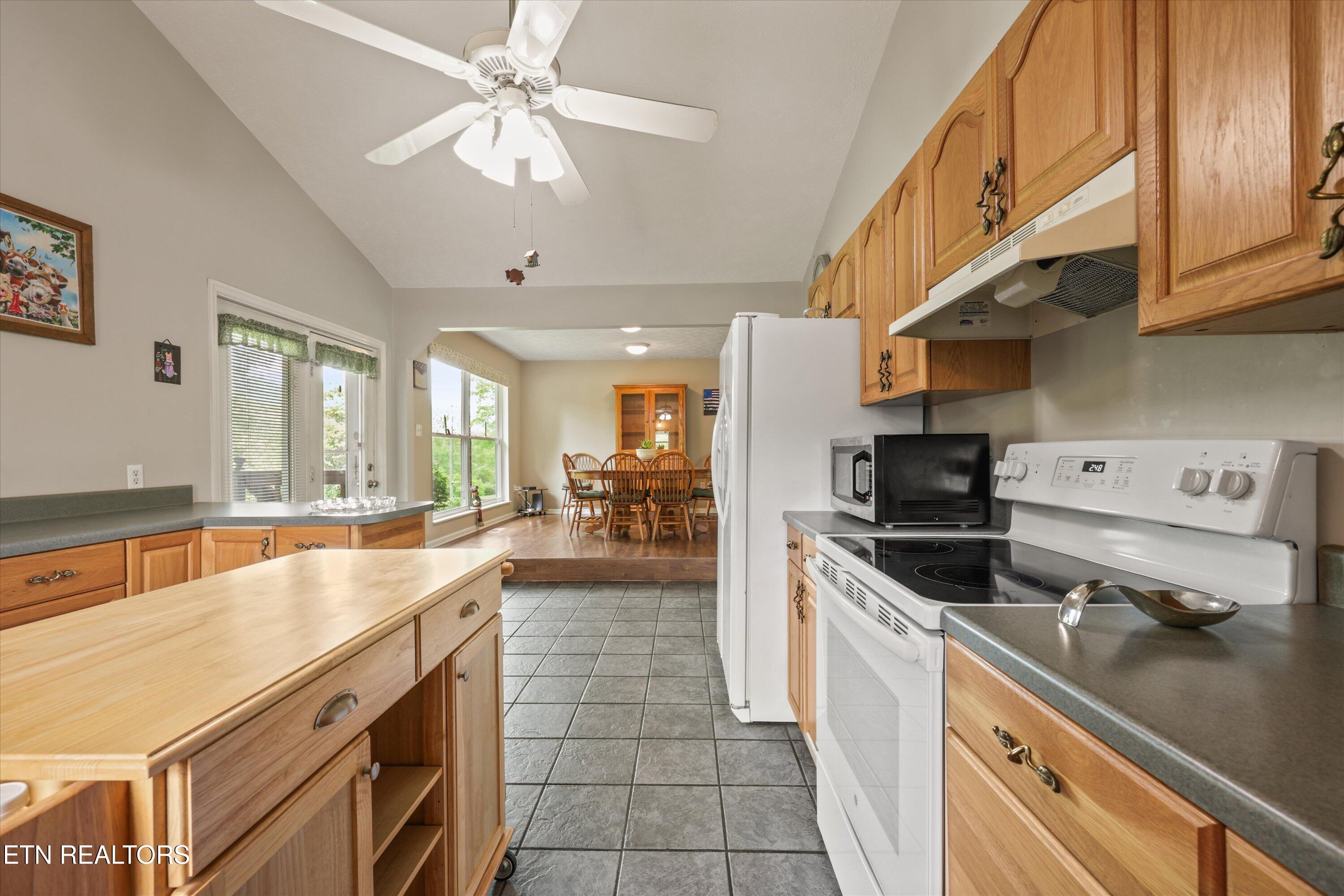 1500 Liberty Hill Drive Washburn TN 37888