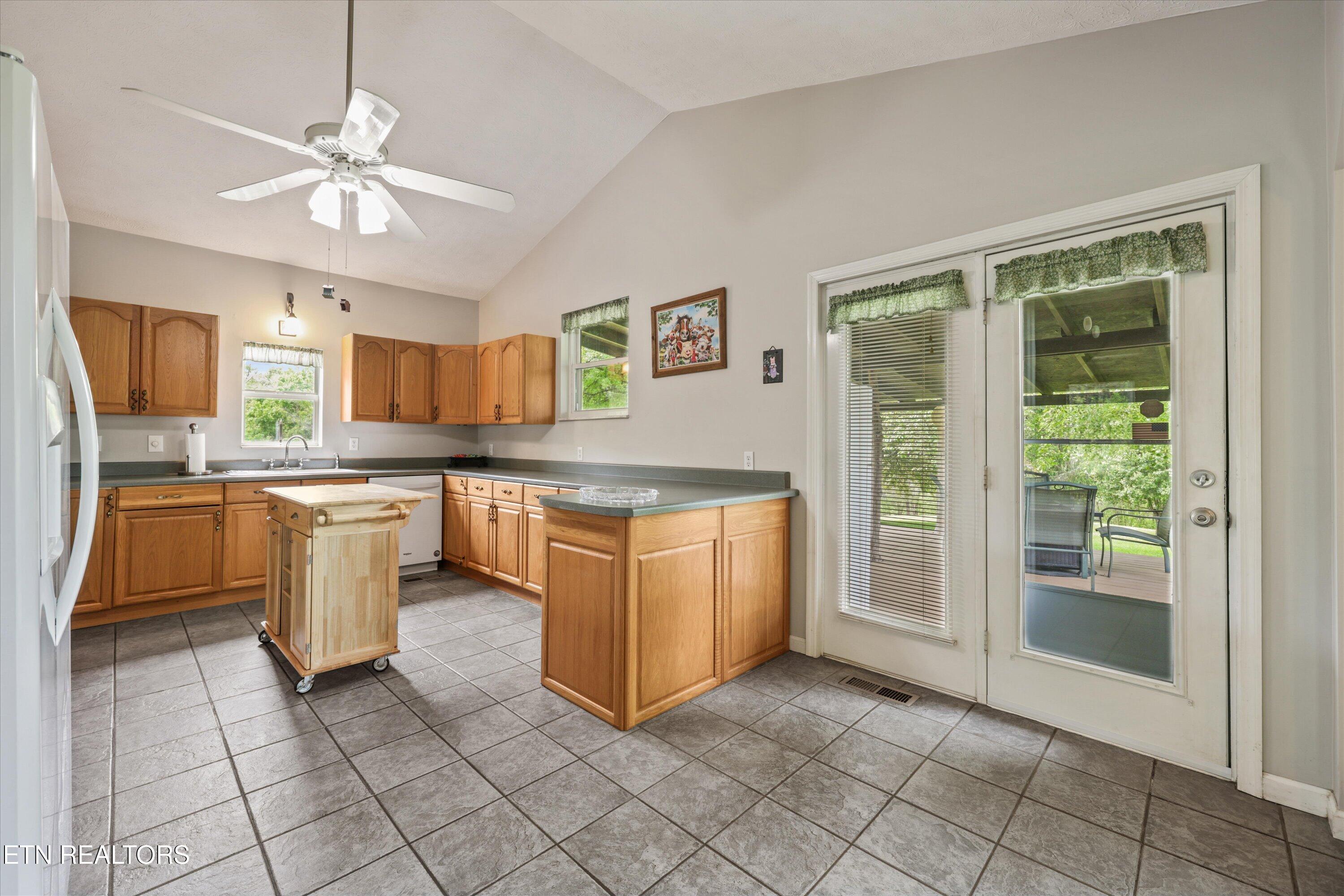 1500 Liberty Hill Drive Washburn TN 37888