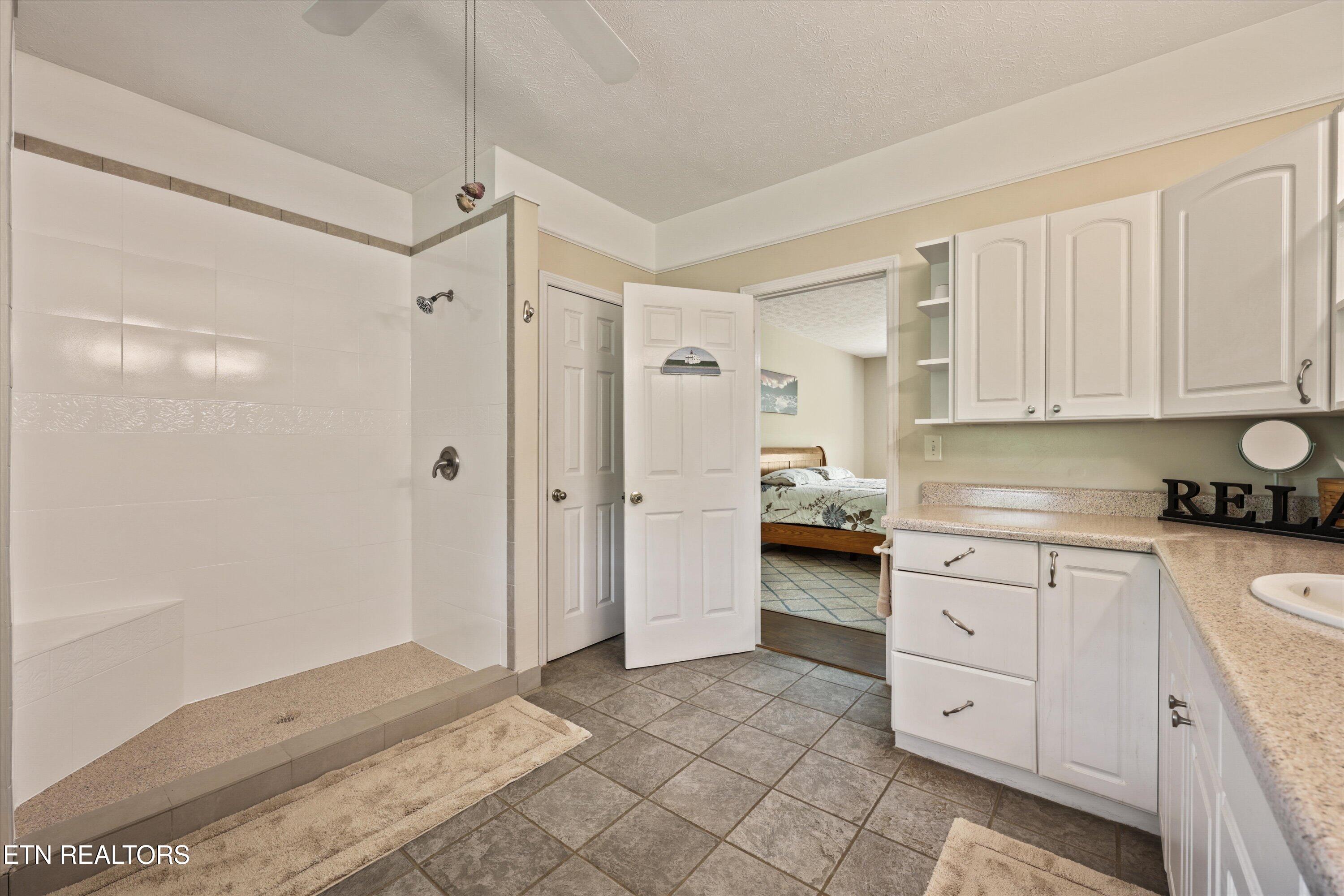 1500 Liberty Hill Drive Washburn TN 37888