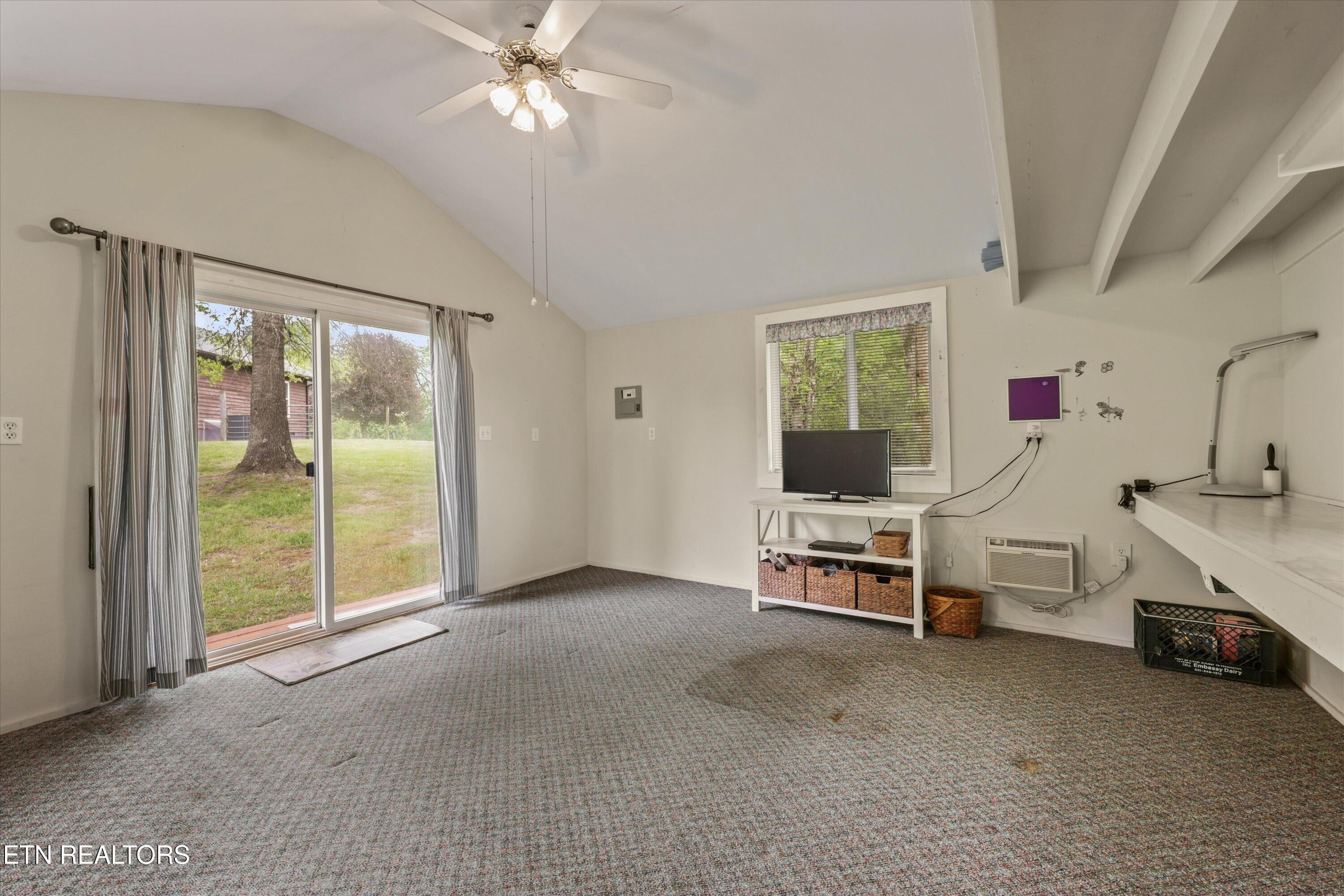 1500 Liberty Hill Drive Washburn TN 37888