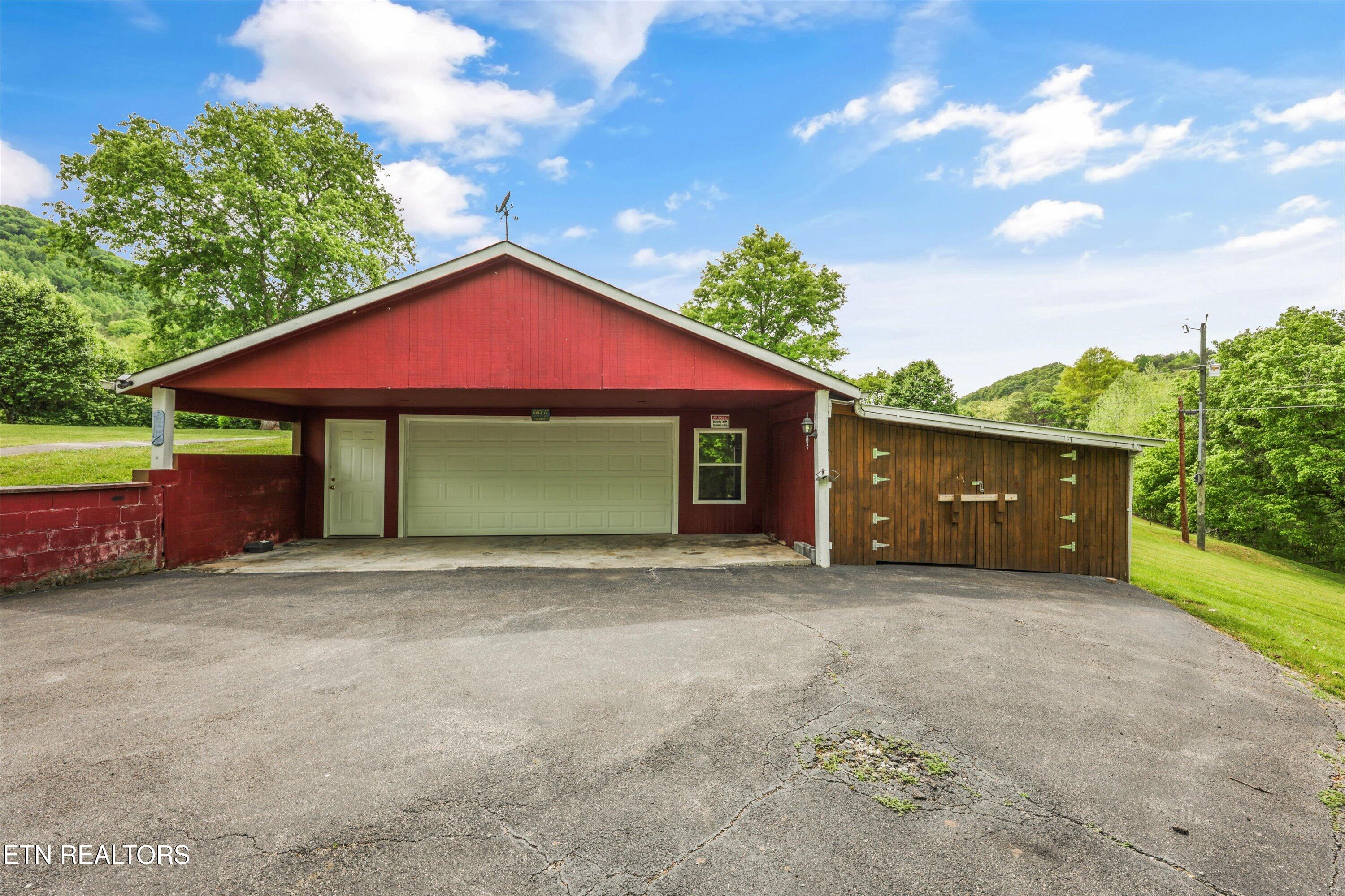 1500 Liberty Hill Drive Washburn TN 37888