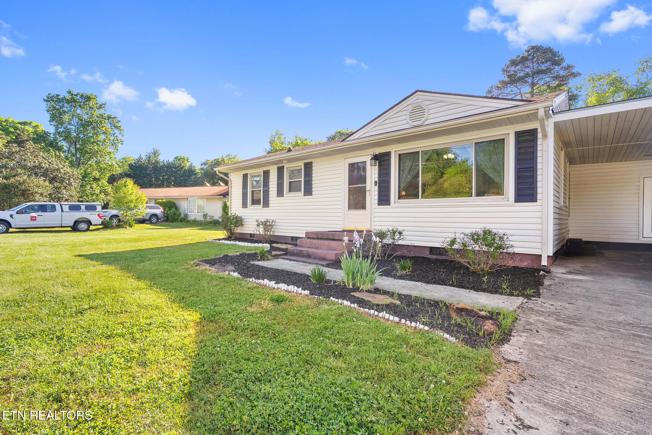 5204 Rowan Circle Knoxville TN 37912