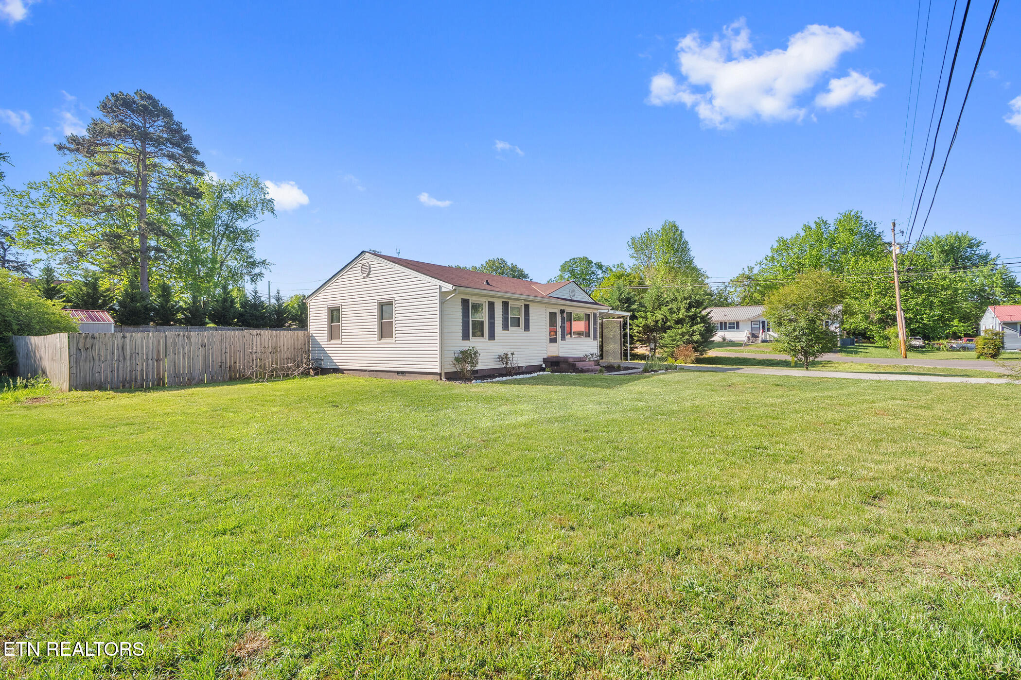 5204 Rowan Circle Knoxville TN 37912