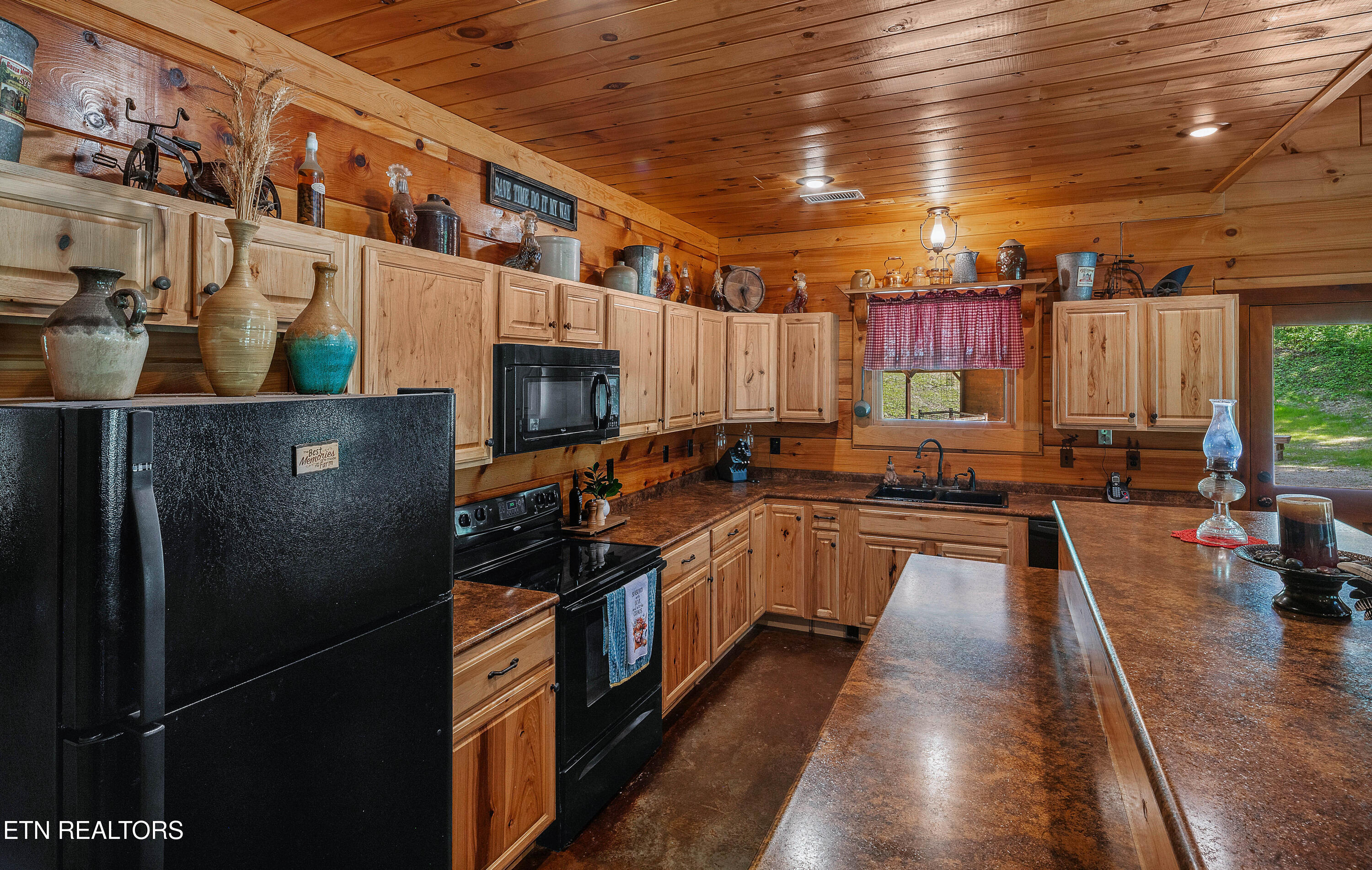 1151 Chestnut Valley Road Vonore TN 37885