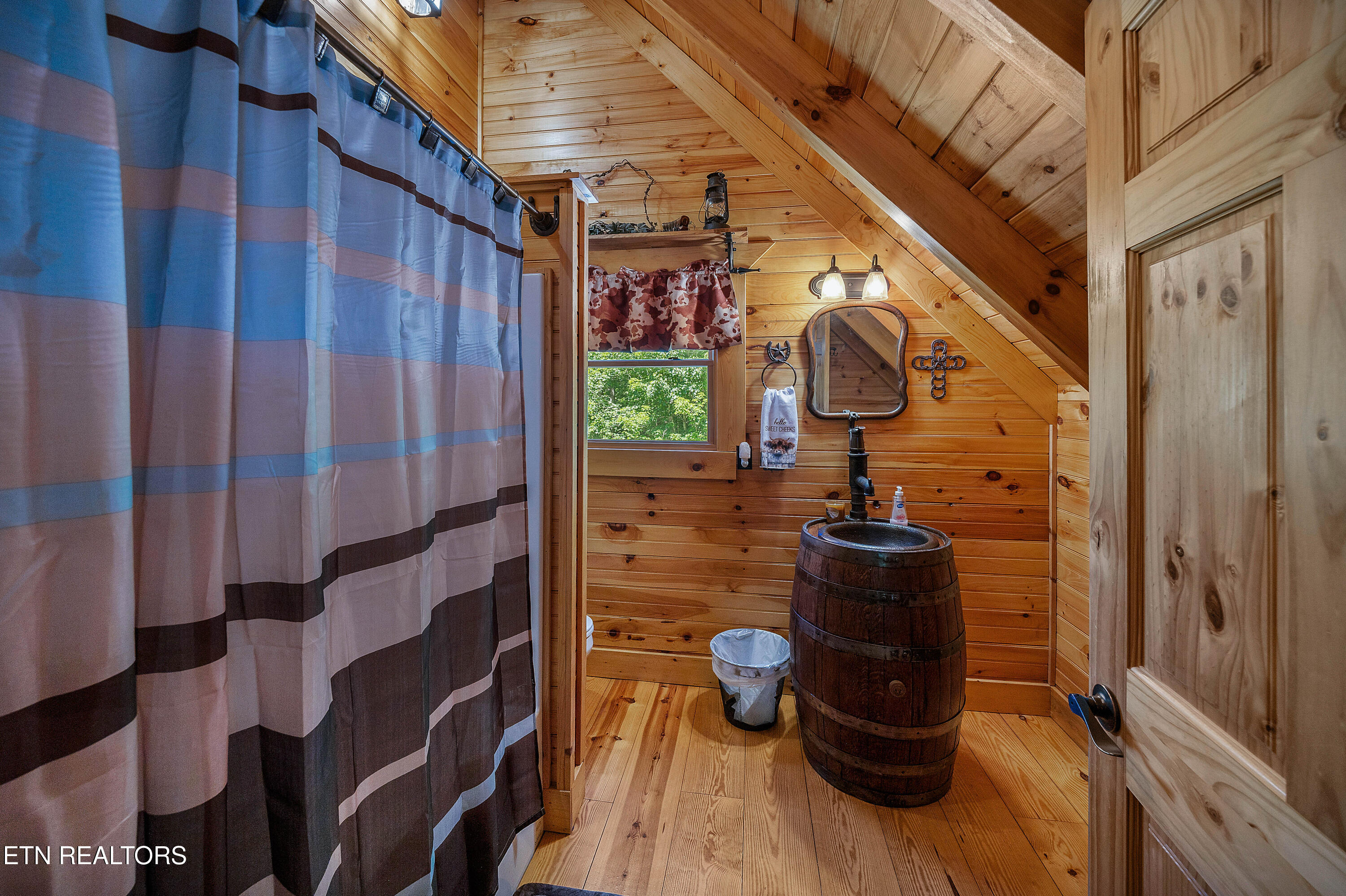 1151 Chestnut Valley Road Vonore TN 37885