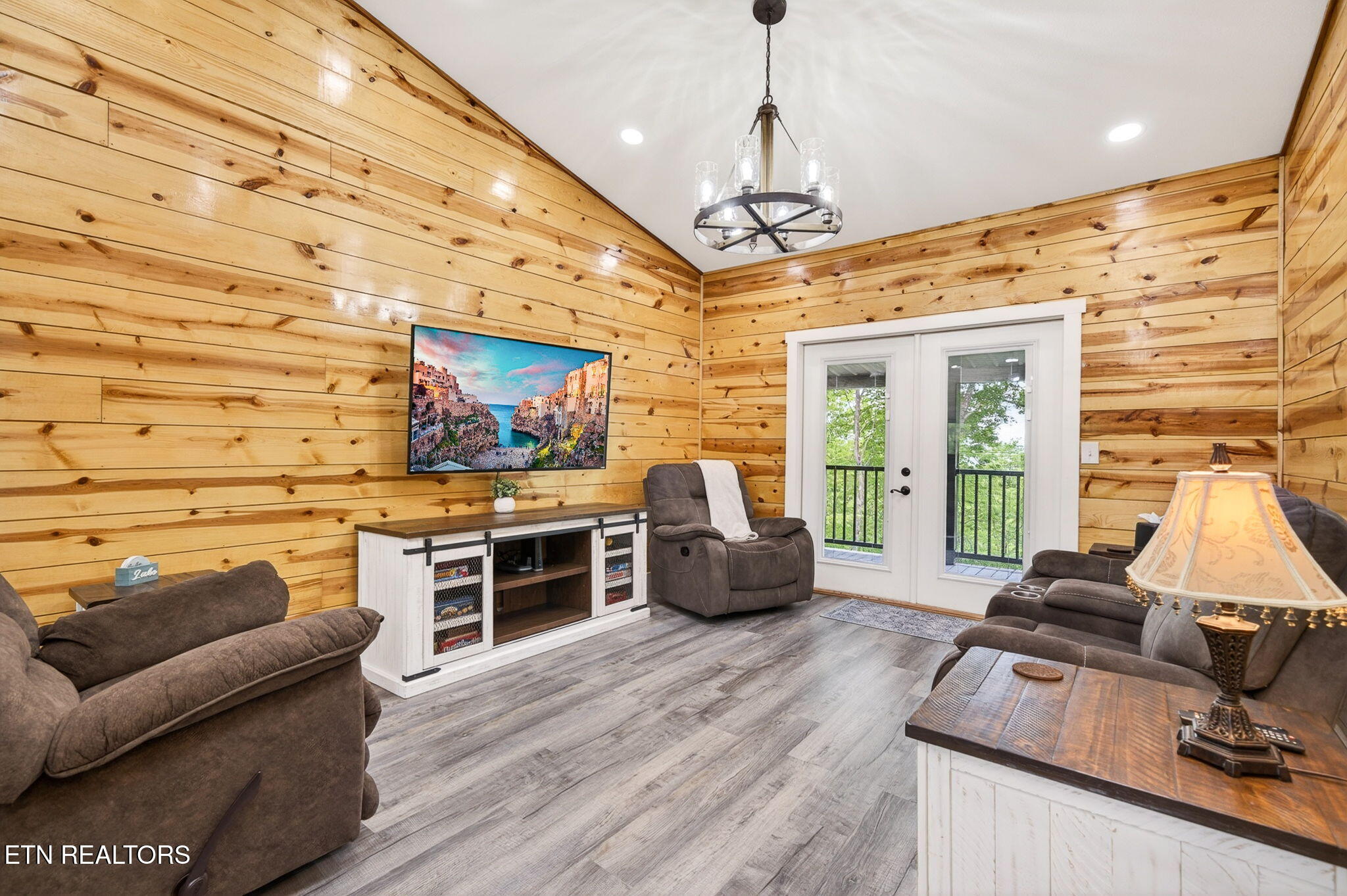 5218 Turney Groce Road Byrdstown TN 38549