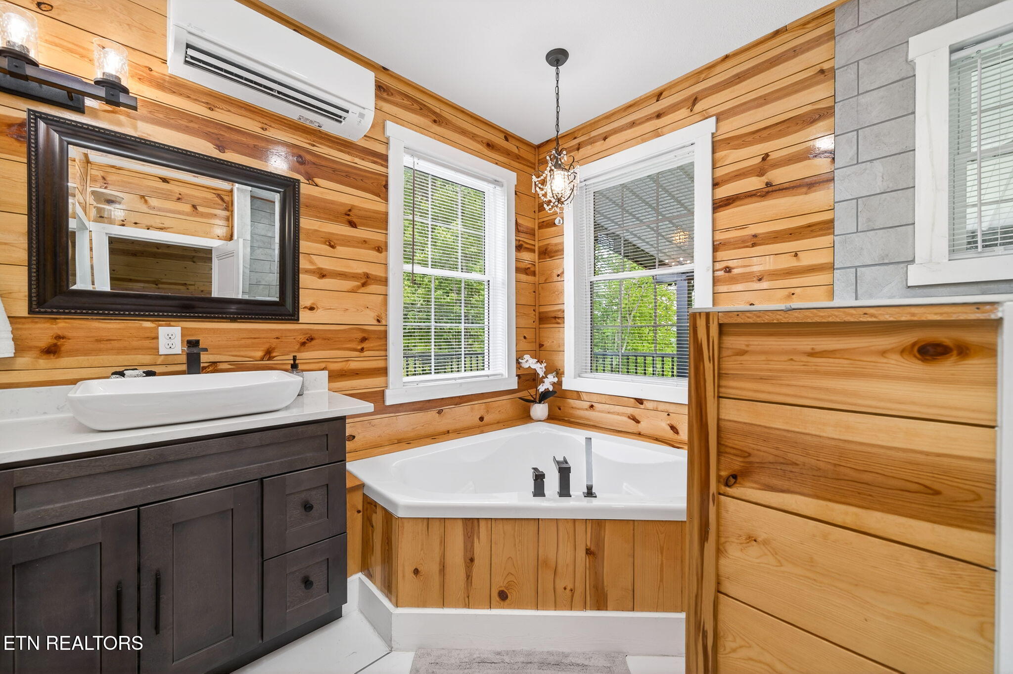 5218 Turney Groce Road Byrdstown TN 38549