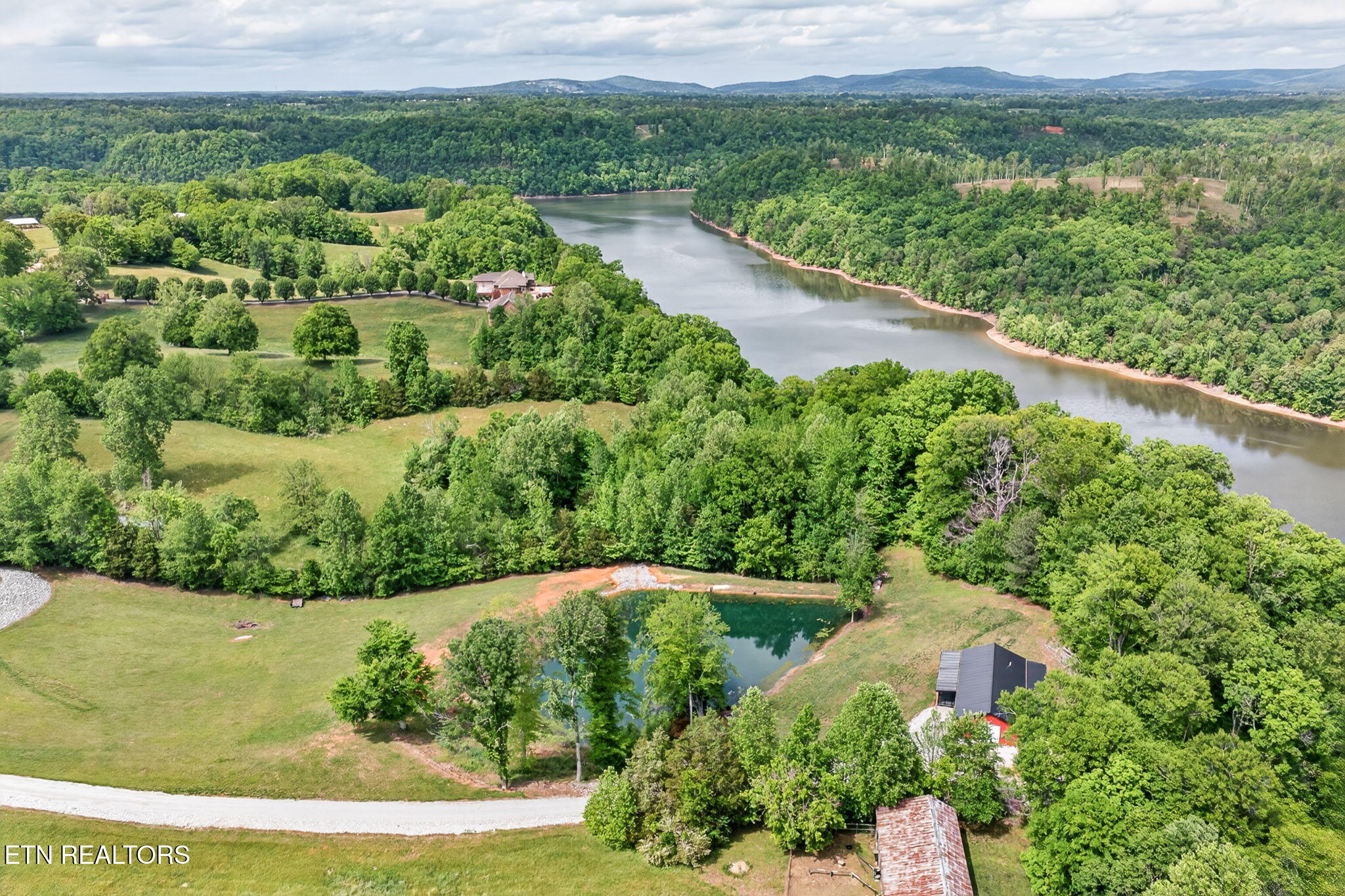 5218 Turney Groce Road Byrdstown TN 38549