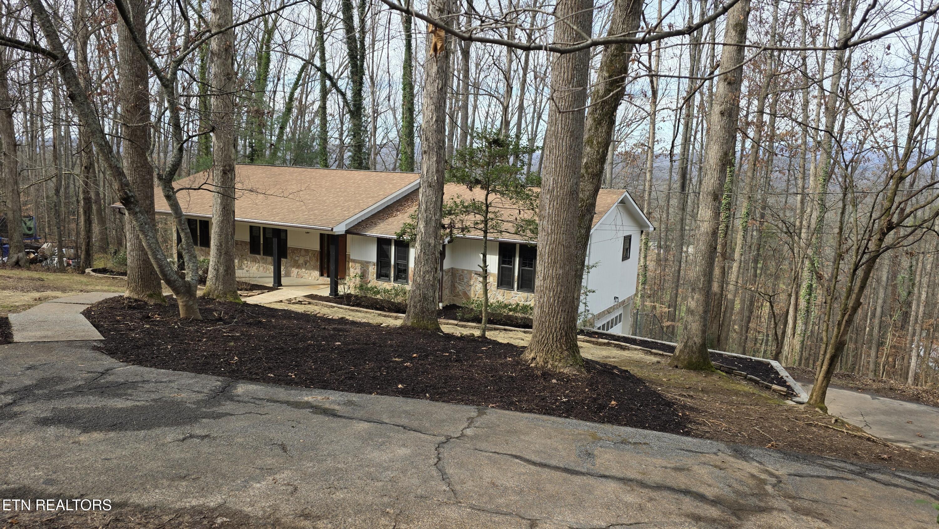 1135 W West Outer Drive Oak Ridge TN 37830