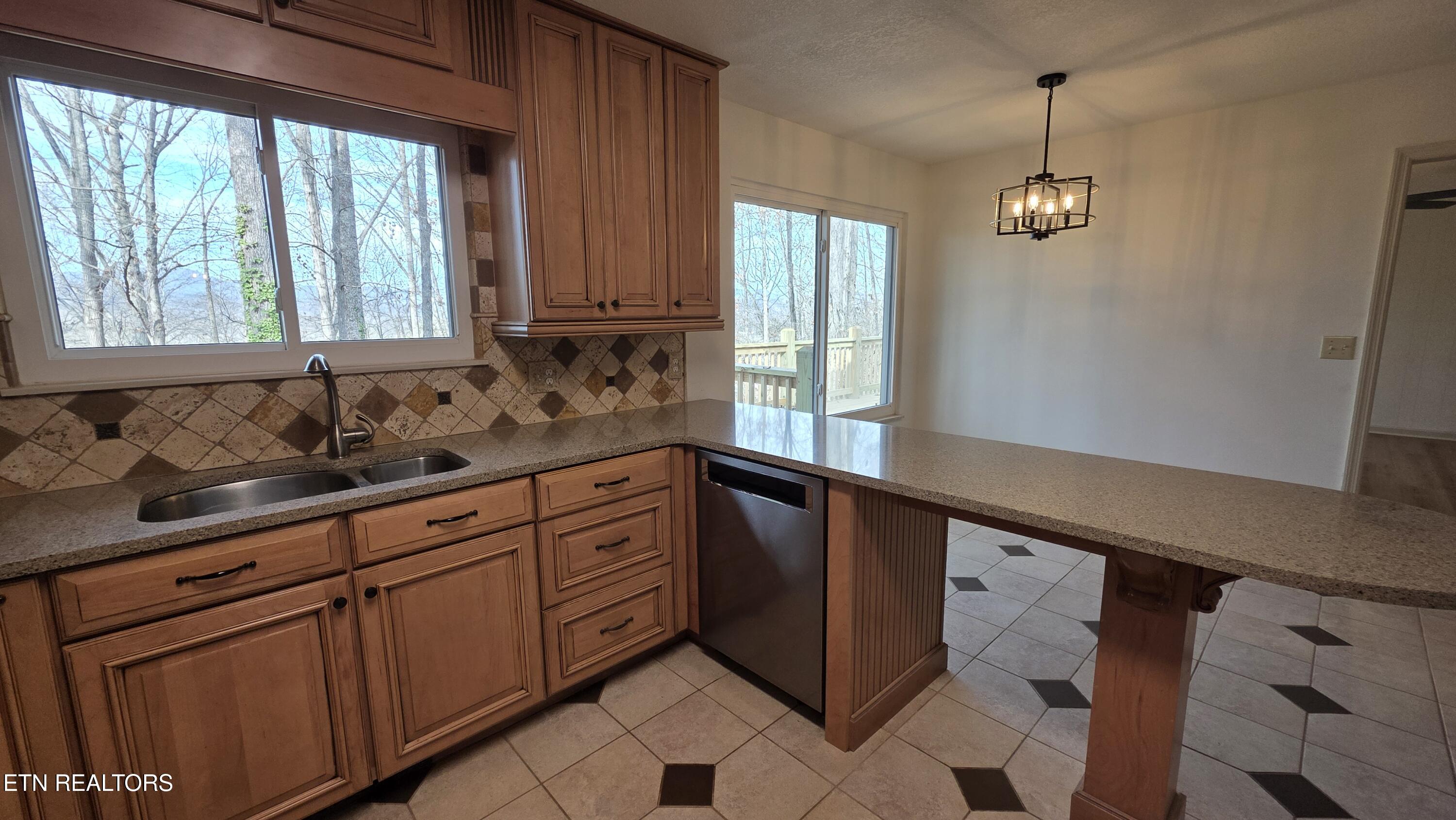 1135 W West Outer Drive Oak Ridge TN 37830