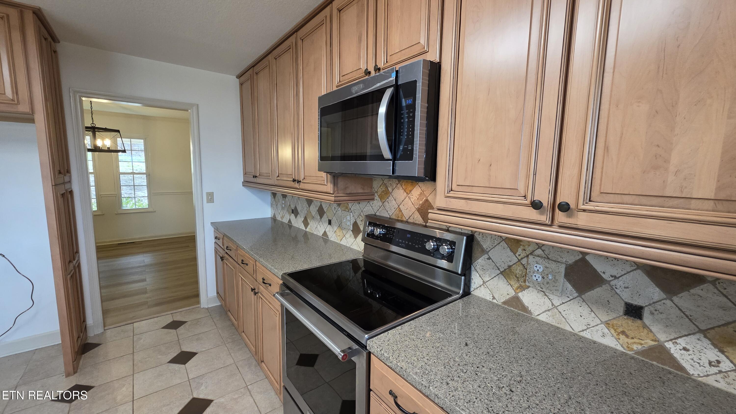 1135 W West Outer Drive Oak Ridge TN 37830