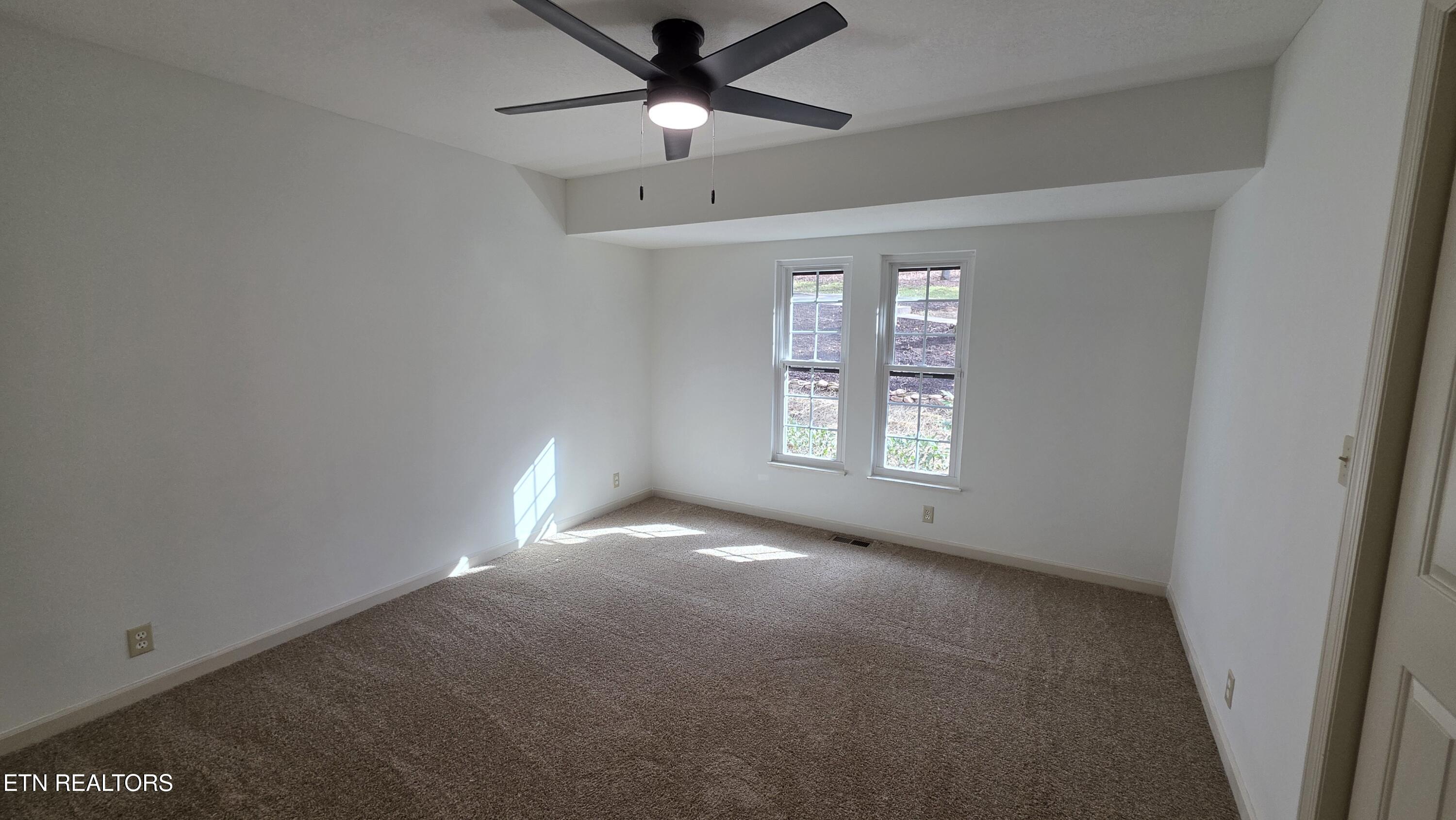 1135 W West Outer Drive Oak Ridge TN 37830