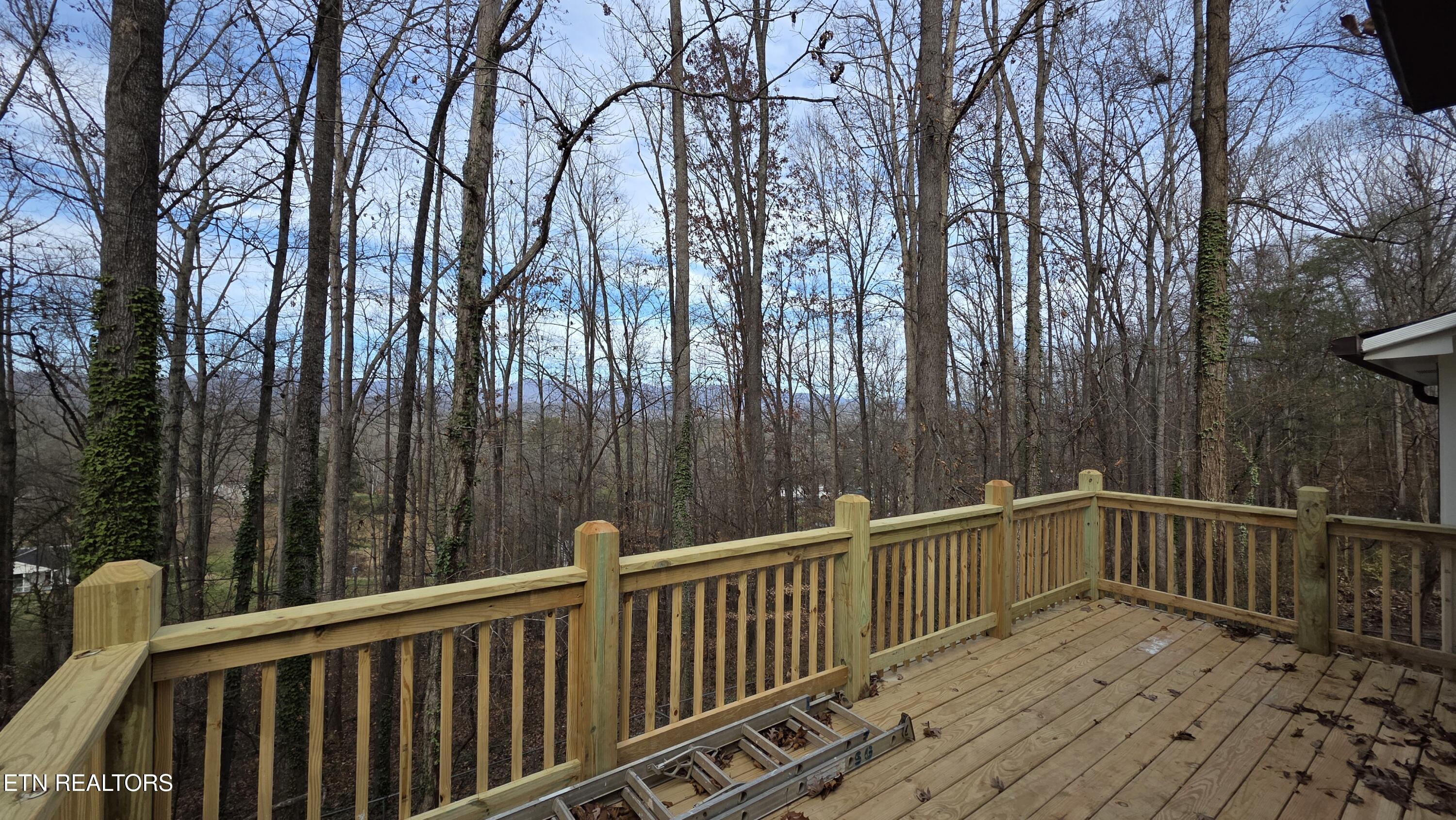 1135 W West Outer Drive Oak Ridge TN 37830