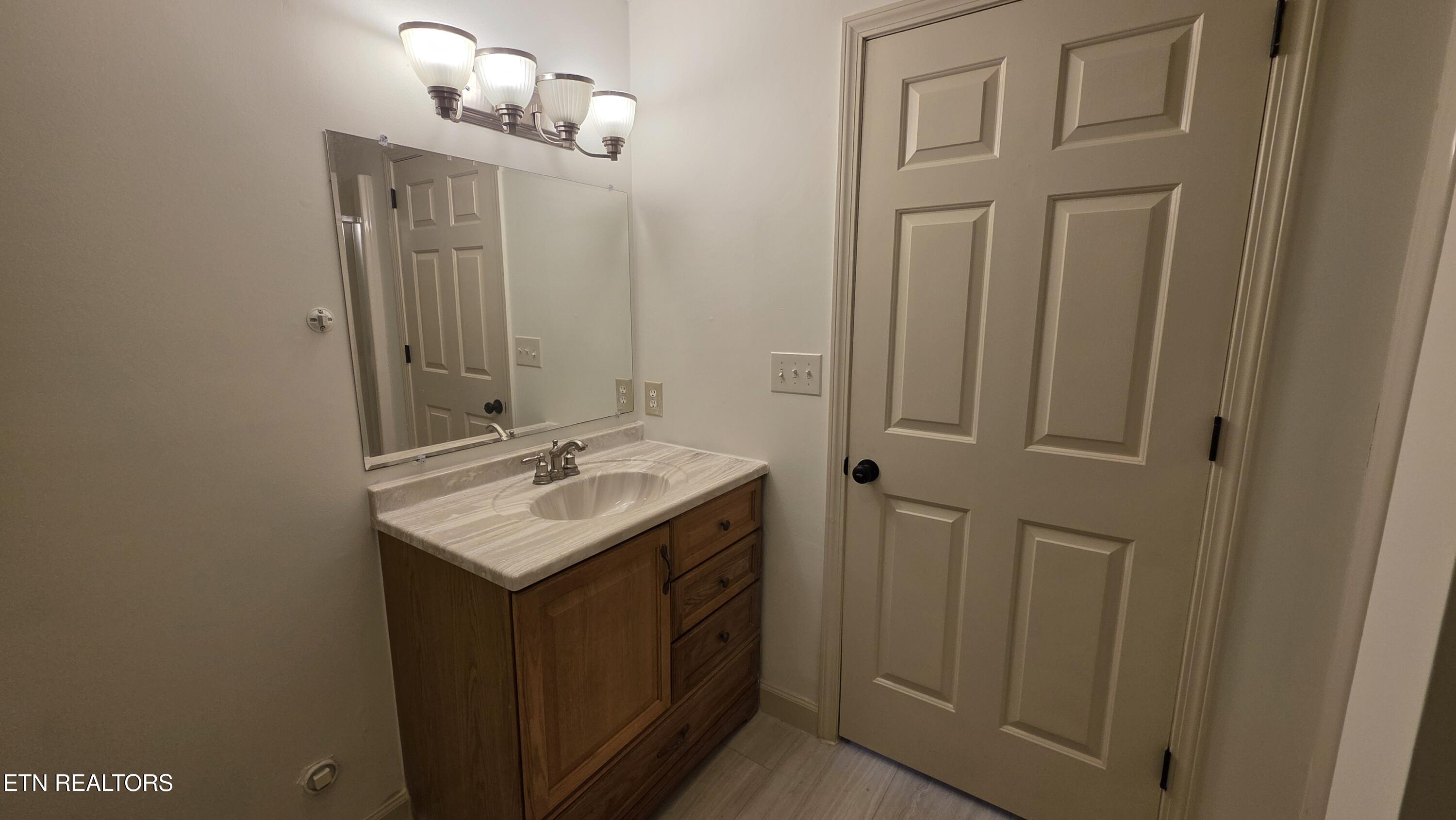 1135 W West Outer Drive Oak Ridge TN 37830