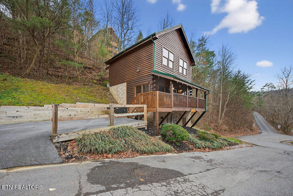 645 Chickasaw Gap Way Pigeon Forge TN 37863