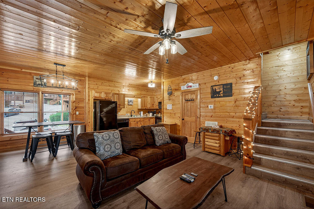 645 Chickasaw Gap Way Pigeon Forge TN 37863