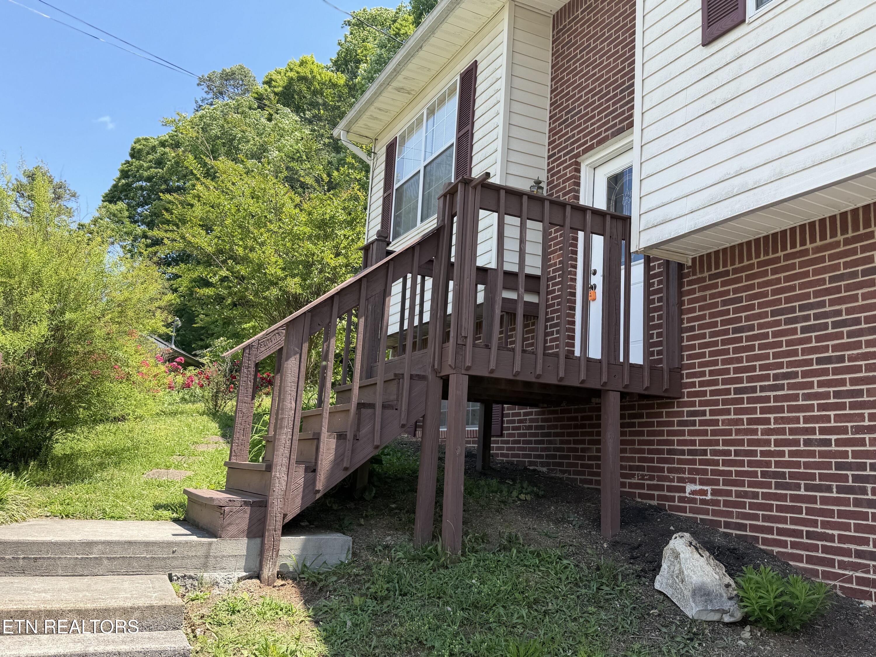 8946 Heathercrest Drive Powell TN 37849