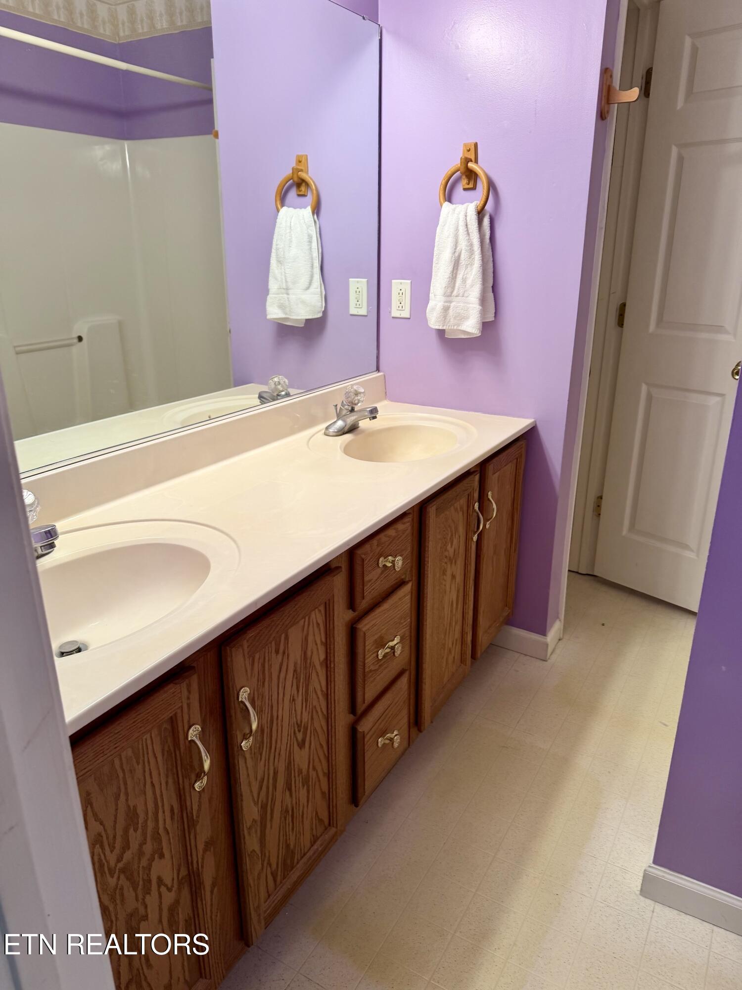 8946 Heathercrest Drive Powell TN 37849