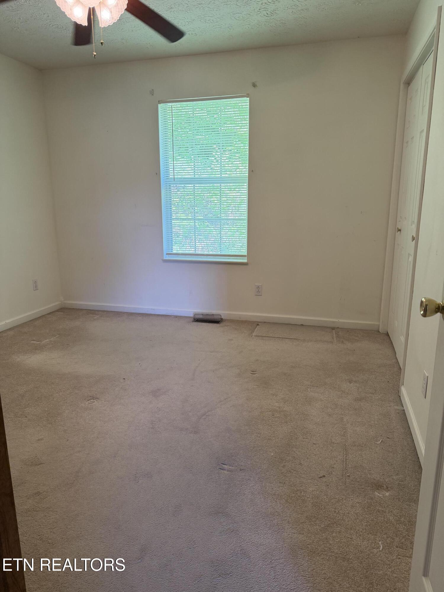 8946 Heathercrest Drive Powell TN 37849