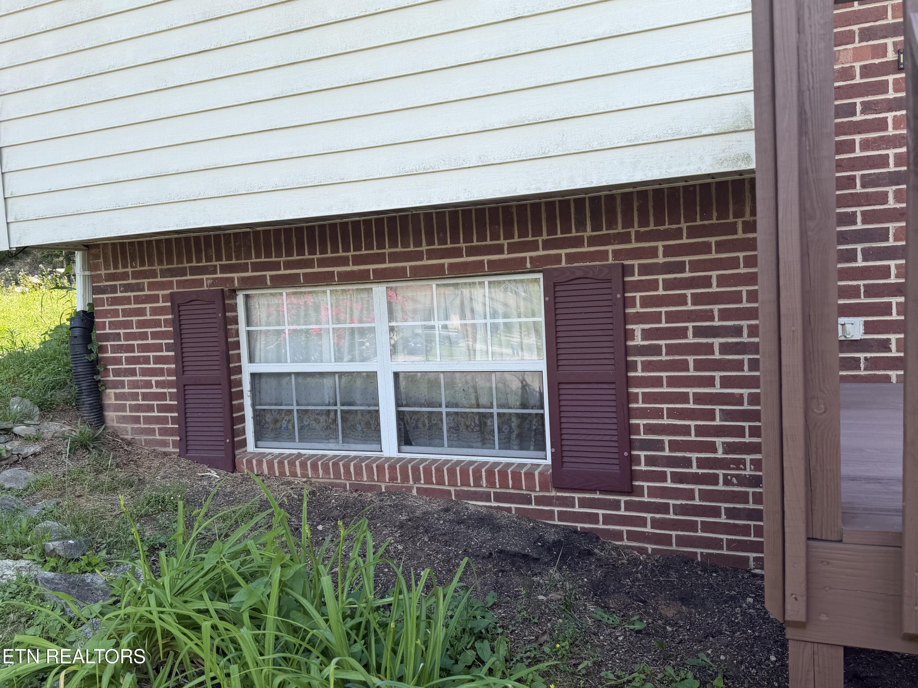 8946 Heathercrest Drive Powell TN 37849