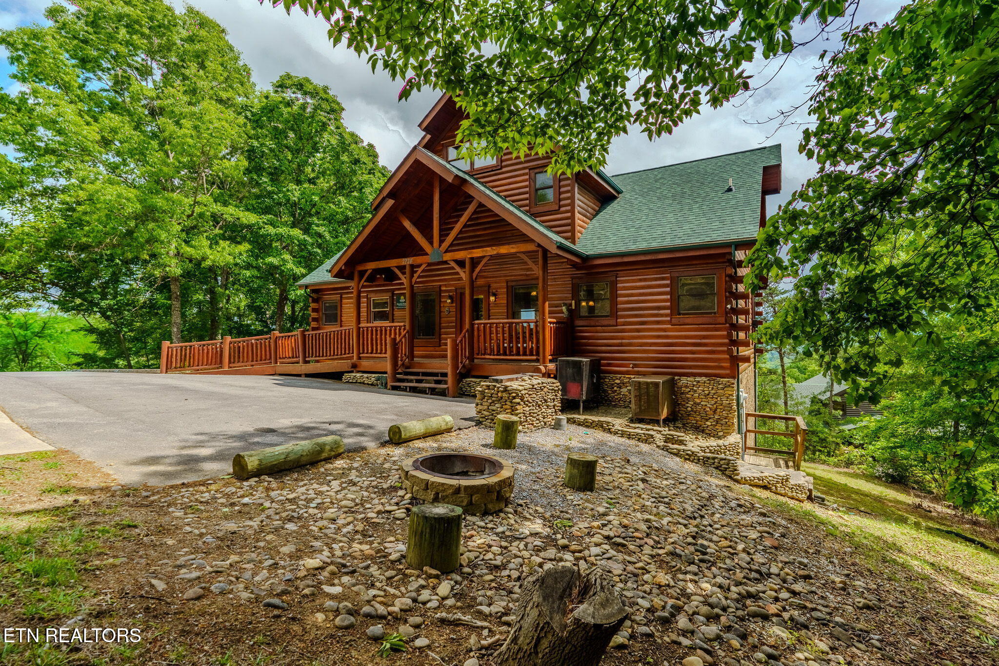 2724 Cats Paw Lane Sevierville TN 37862
