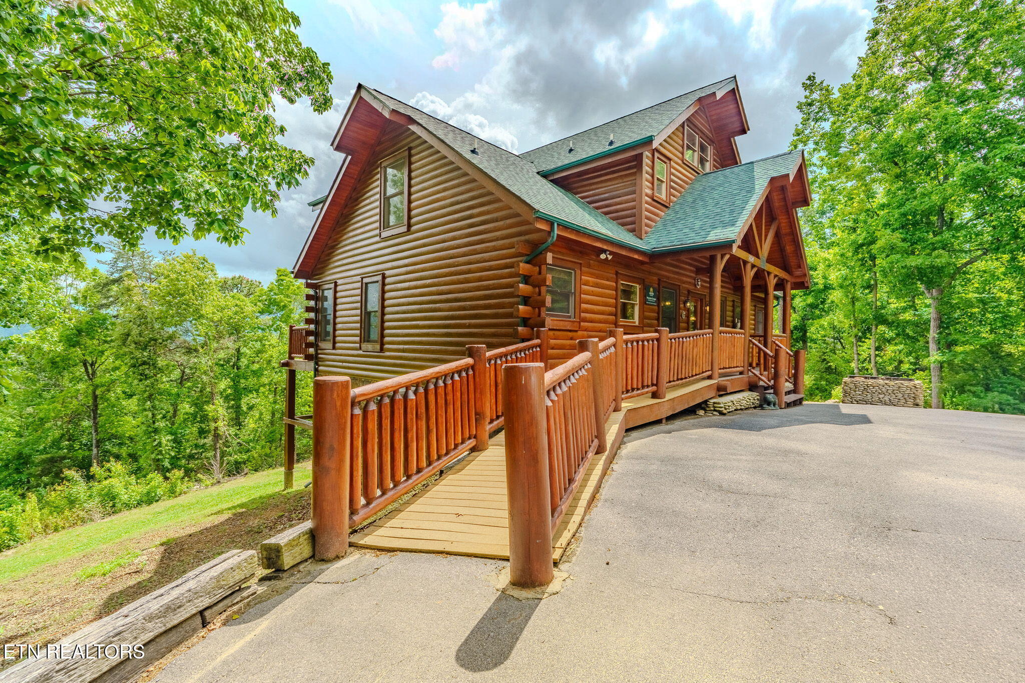 2724 Cats Paw Lane Sevierville TN 37862