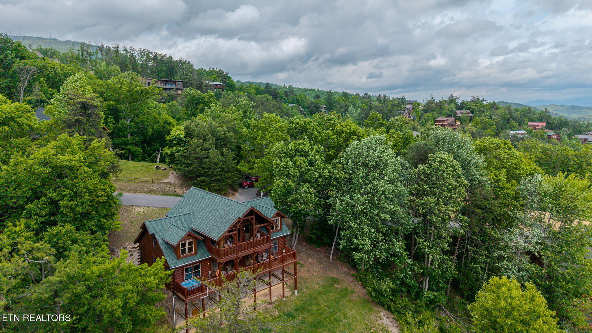2724 Cats Paw Lane Sevierville TN 37862
