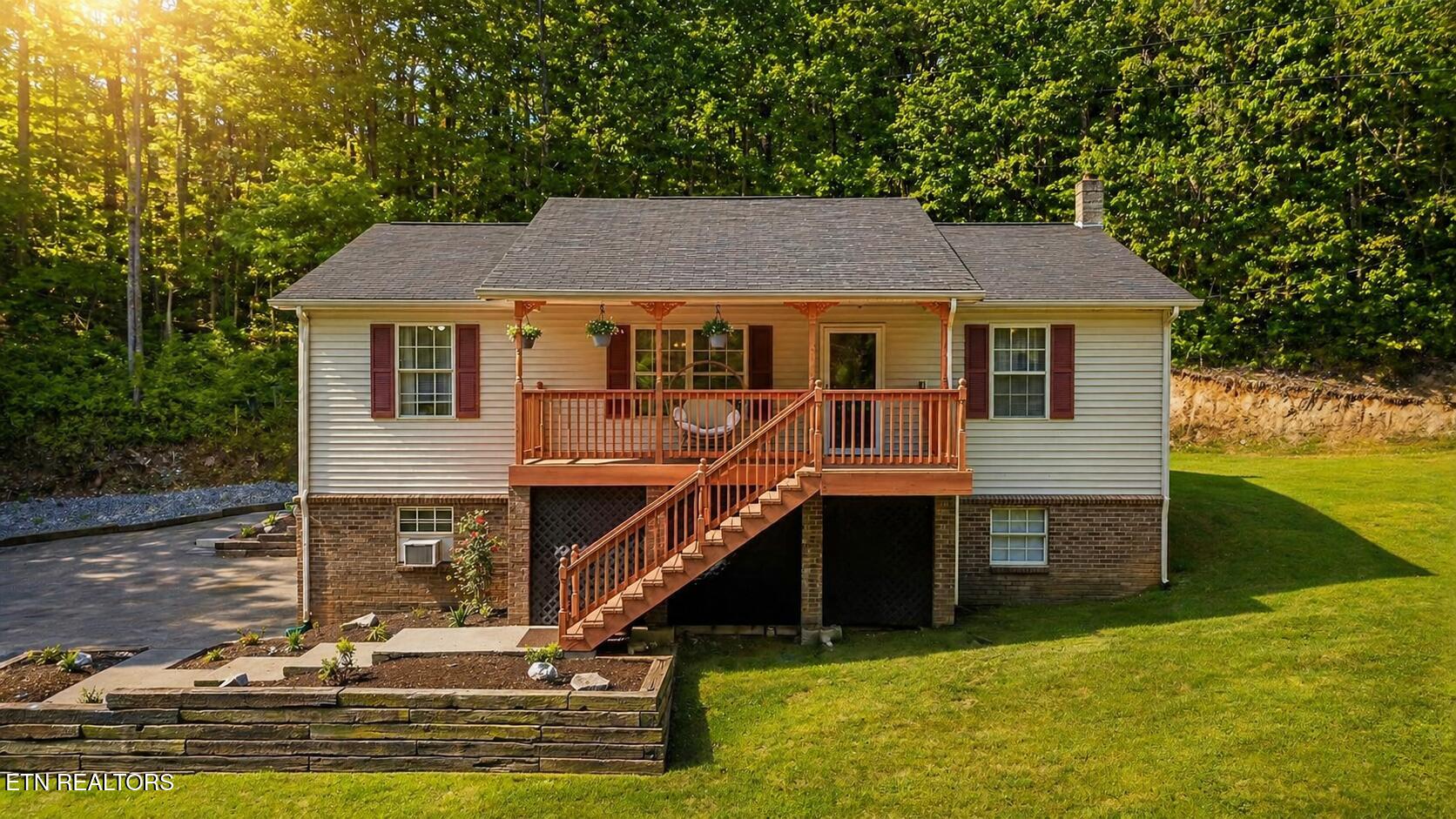 8605 Parker Drive Corryton TN 37721