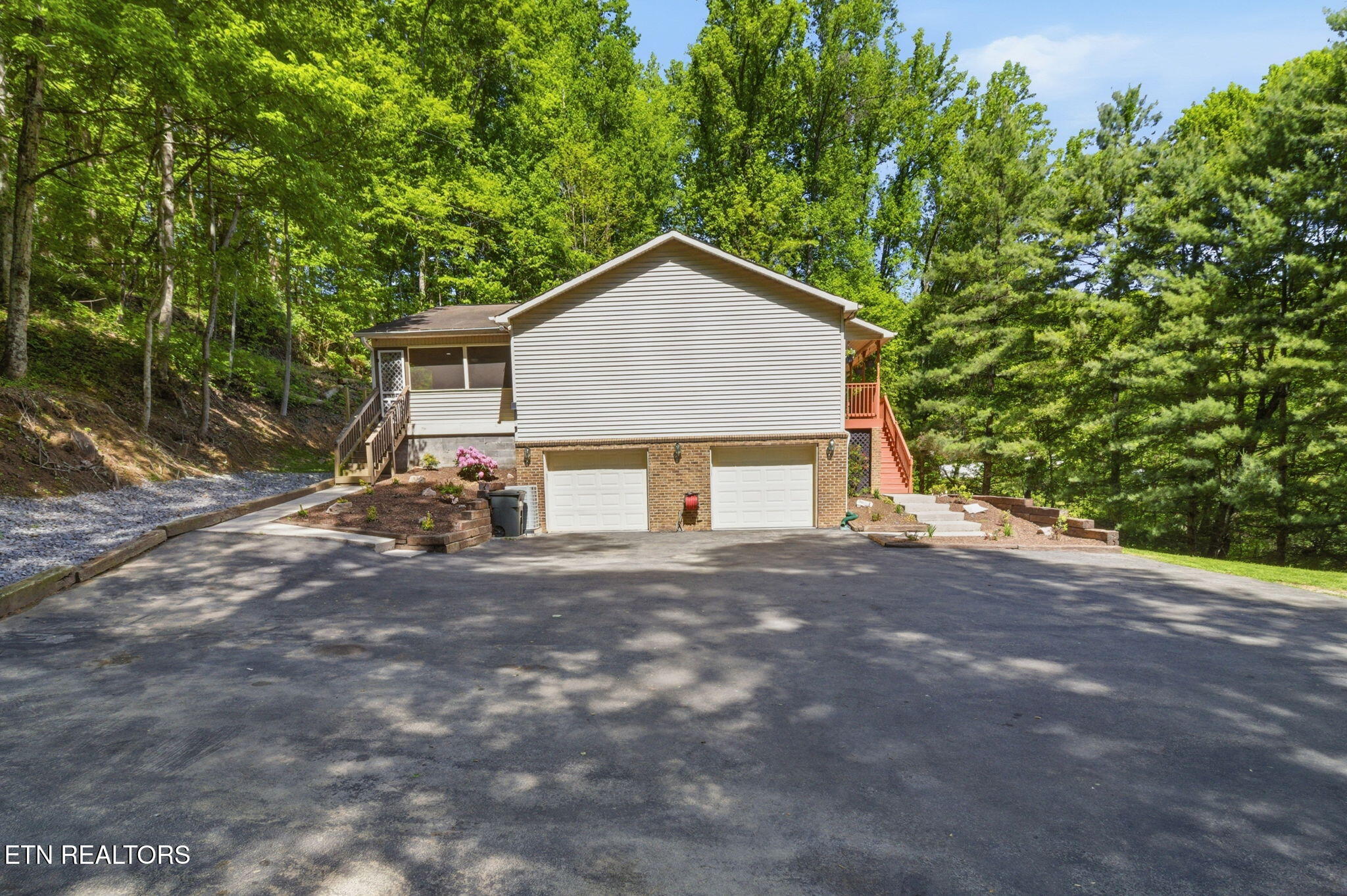 8605 Parker Drive Corryton TN 37721
