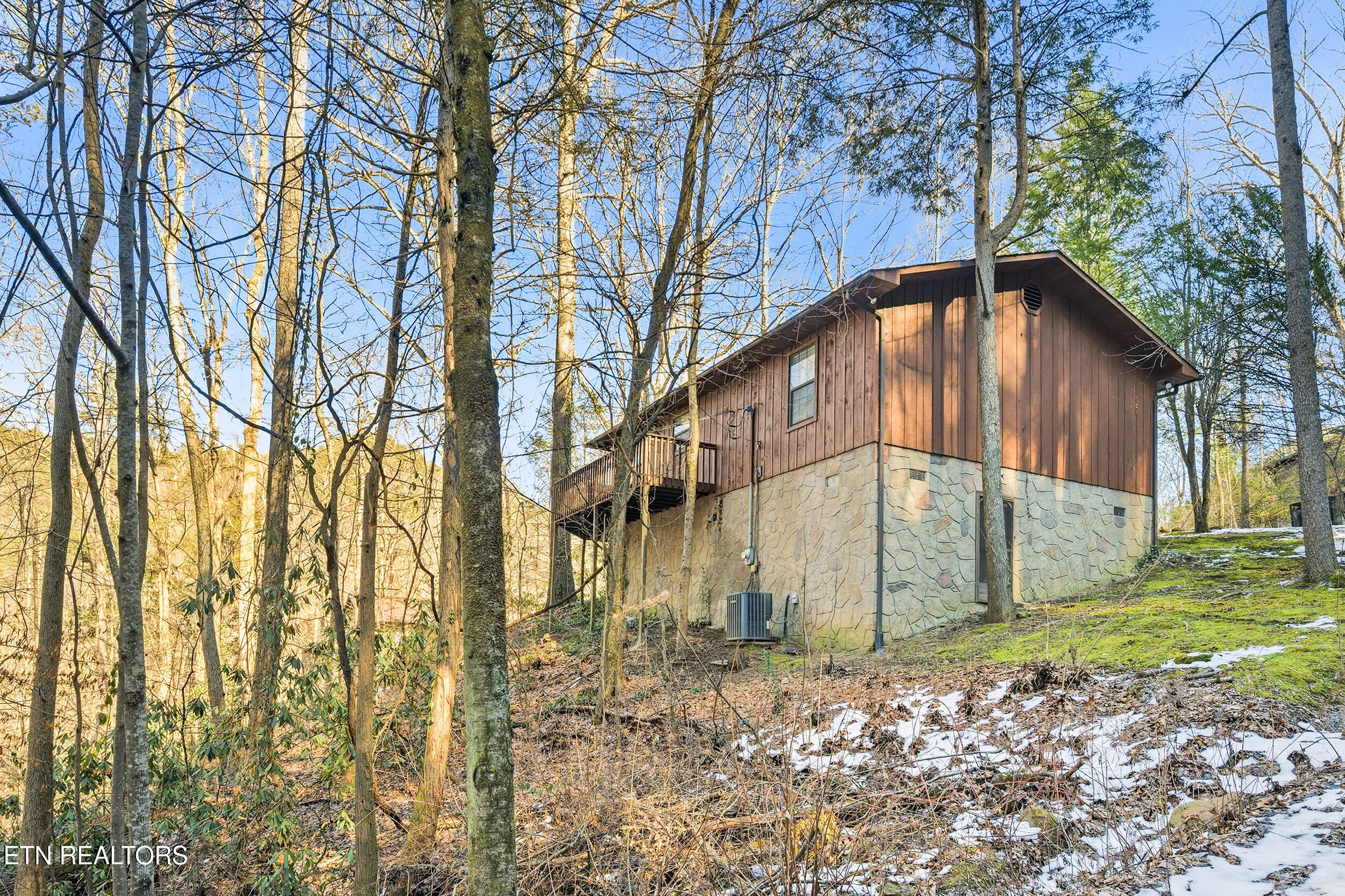 1944 Anderson Way Sevierville TN 37876