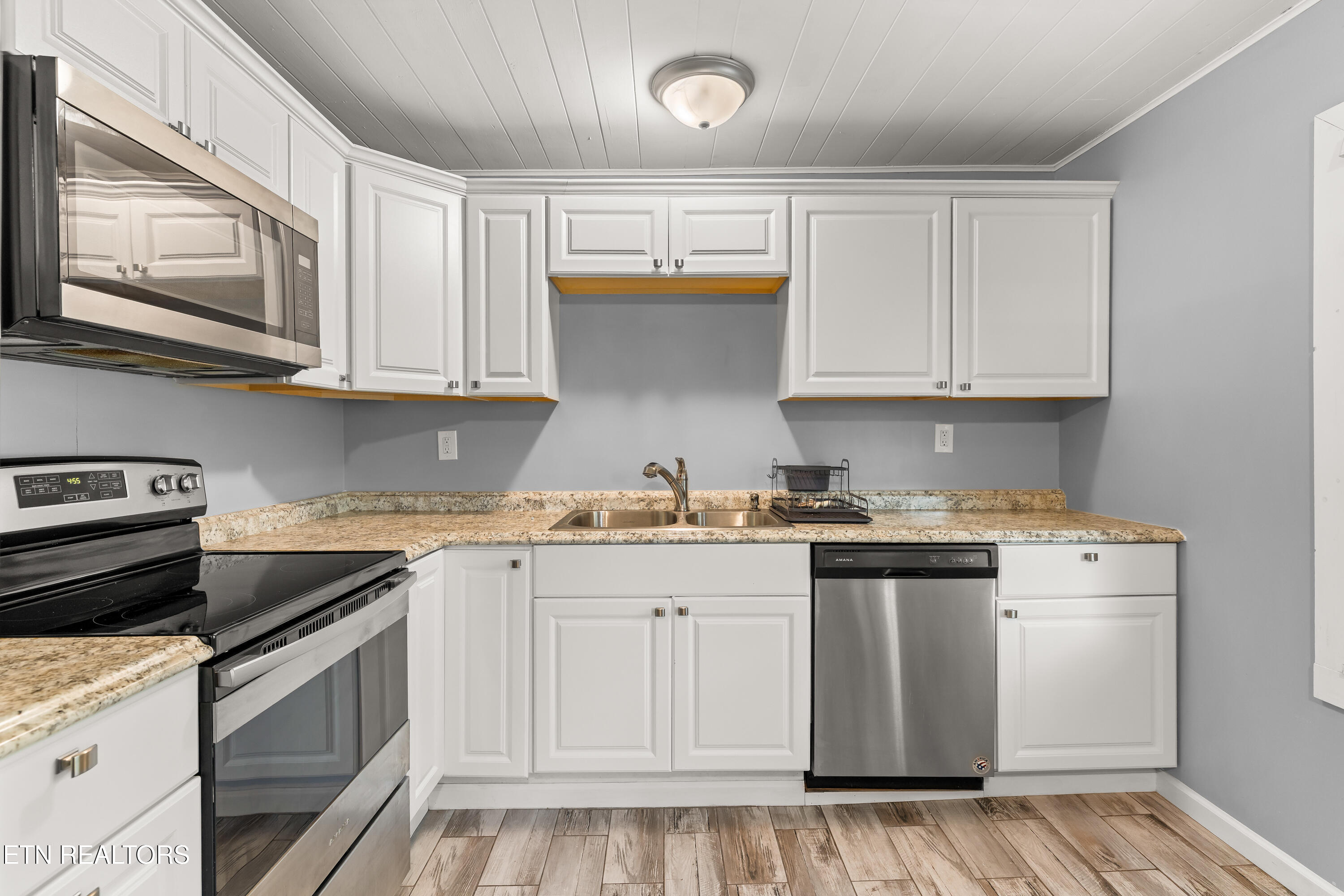 3056 Birds Creek Road Sevierville TN 37876