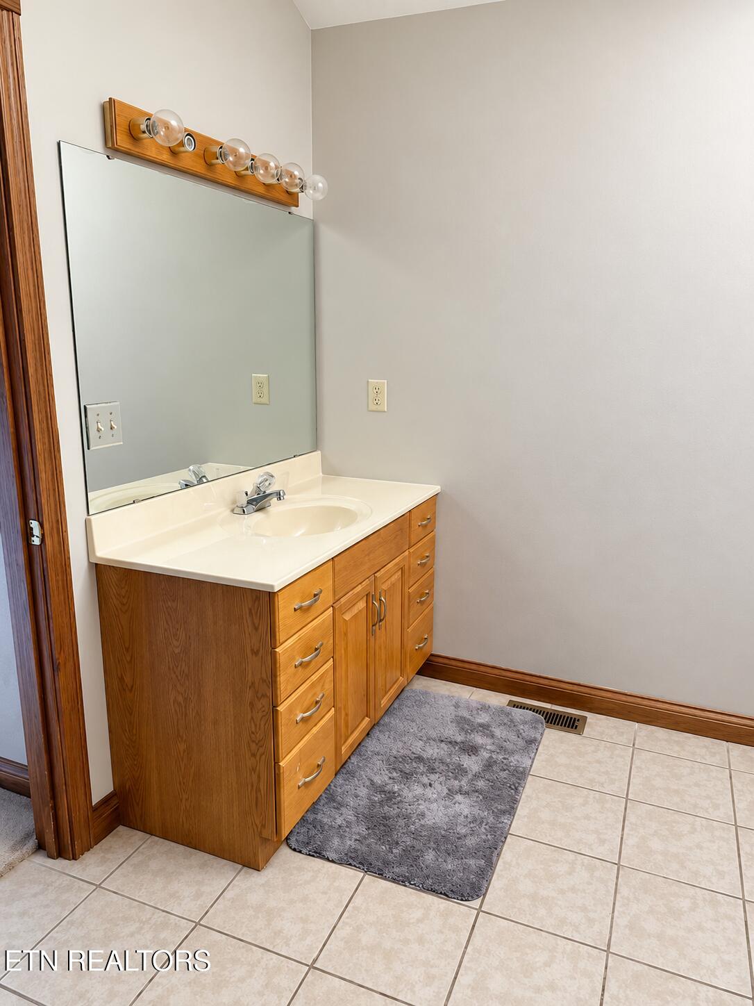 463 Fox Lake Lane Lafollette TN 37766