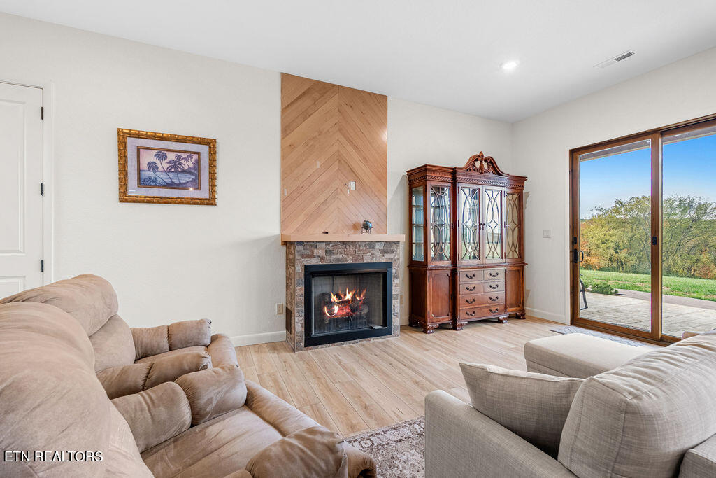 111 Harbor View Lane Vonore TN 37885