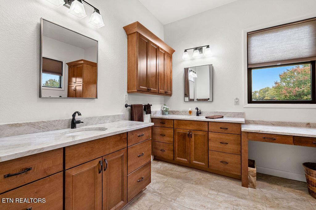 111 Harbor View Lane Vonore TN 37885