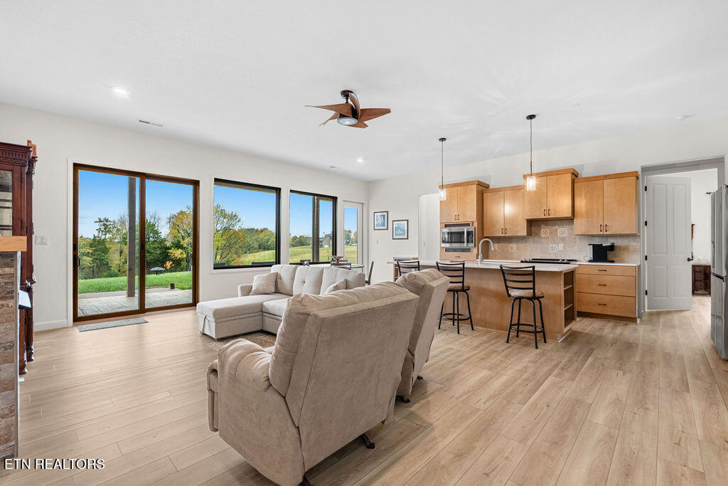 111 Harbor View Lane Vonore TN 37885