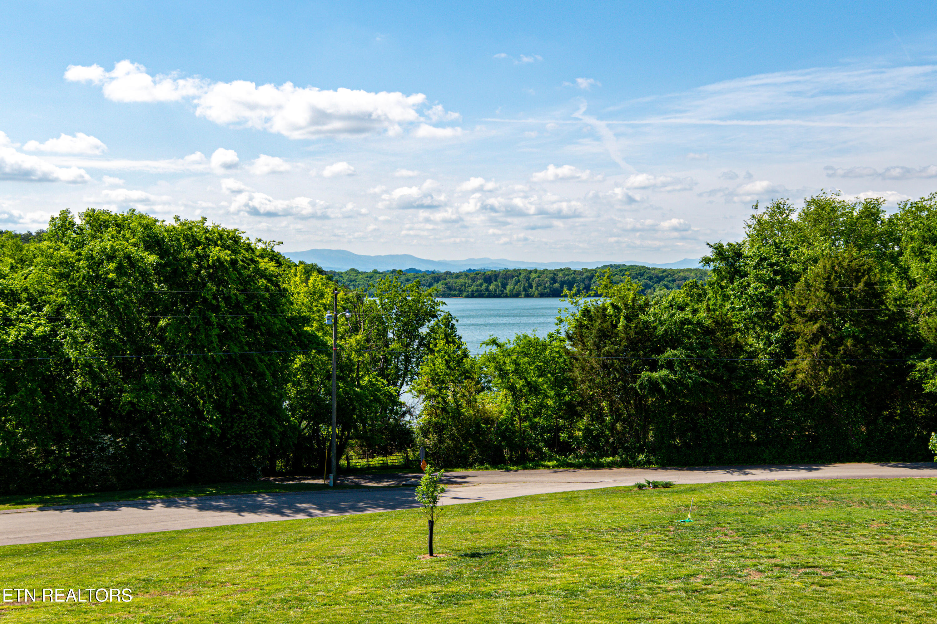 111 Harbor View Lane Vonore TN 37885